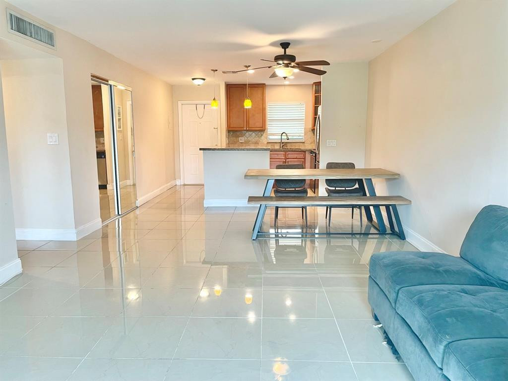 809 W Oakland Park Boulevard J12 Property Photo 10