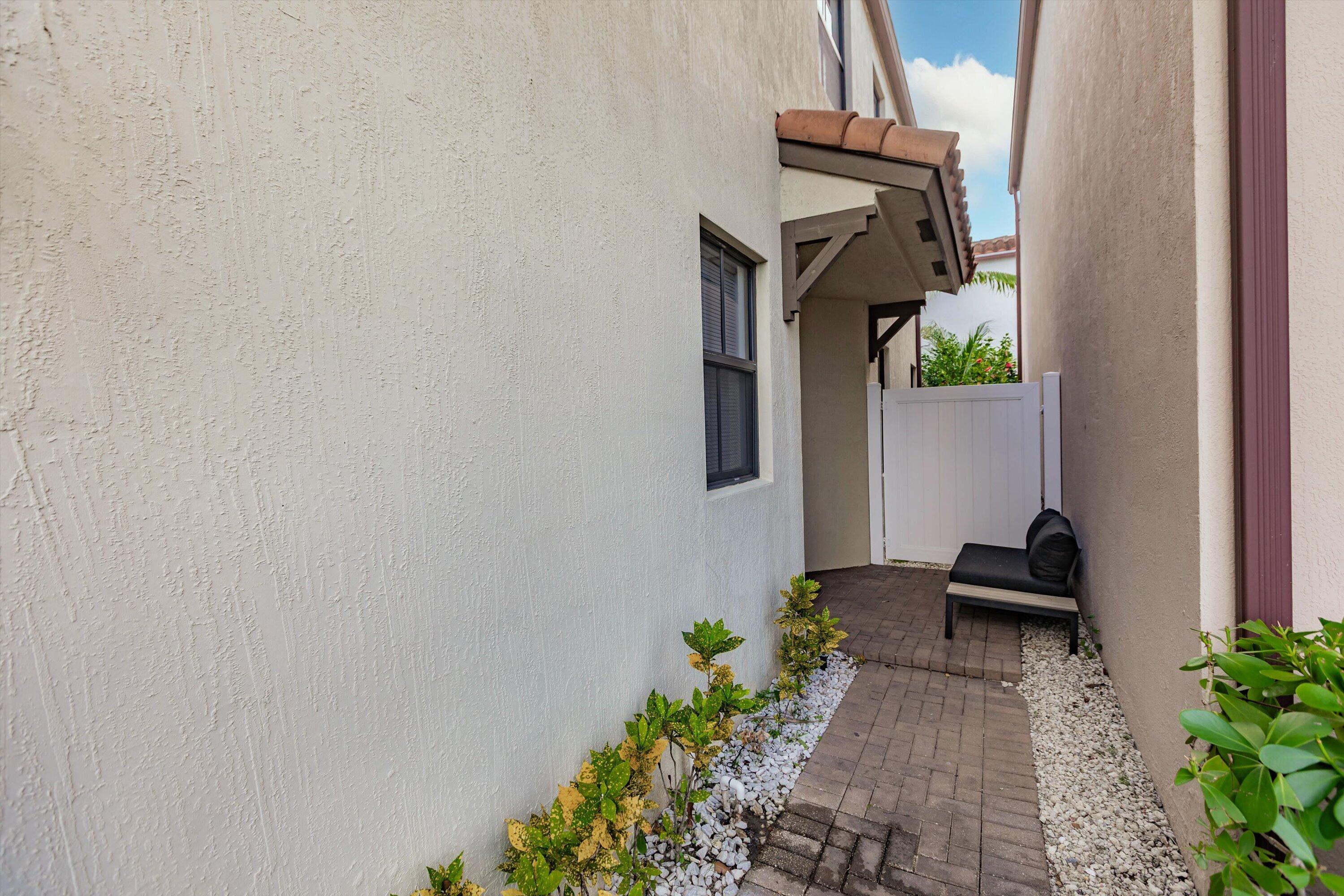 6026 Pine Tree Way 6026 Property Photo 5
