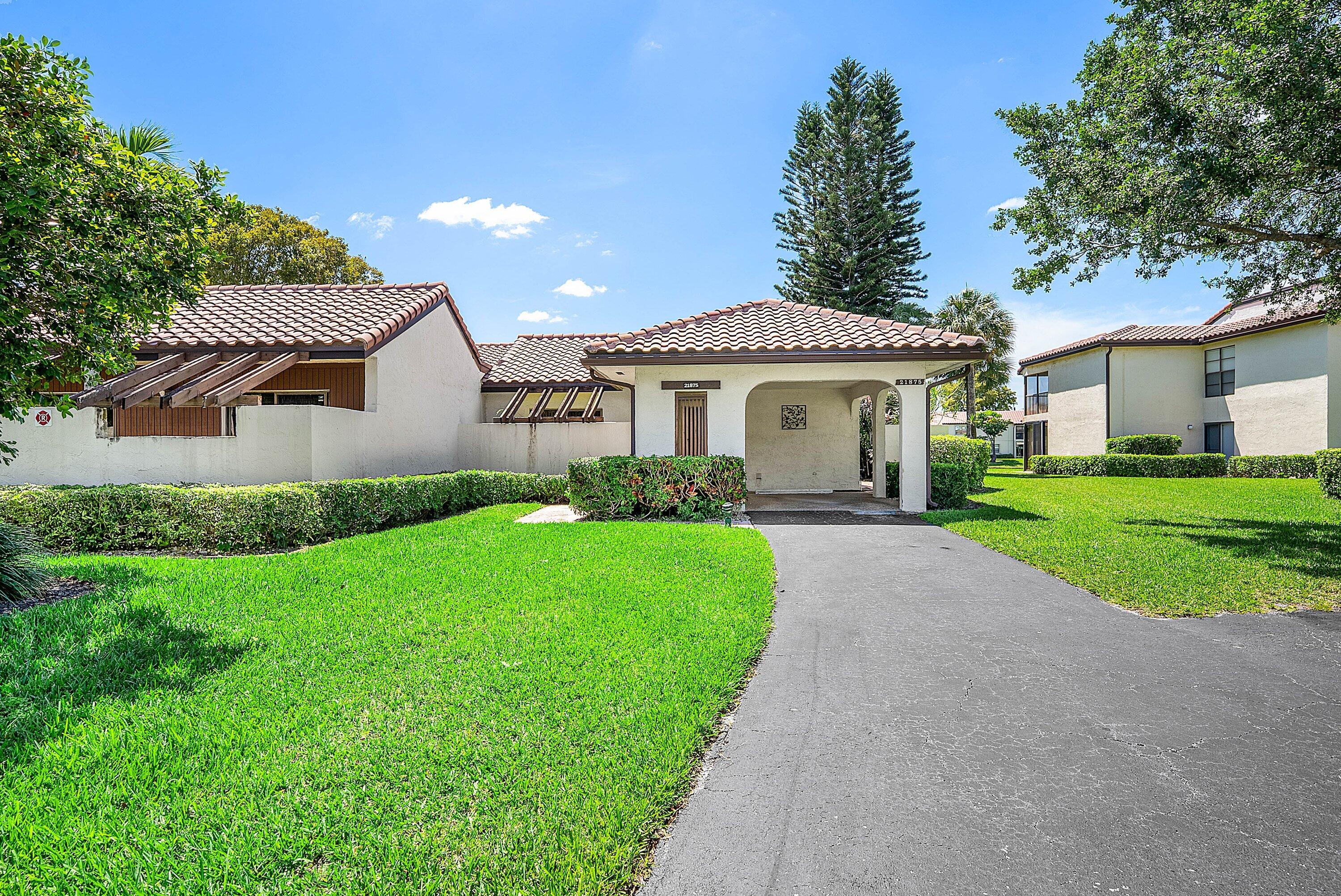 21875 Arriba Real 18b Property Photo 1
