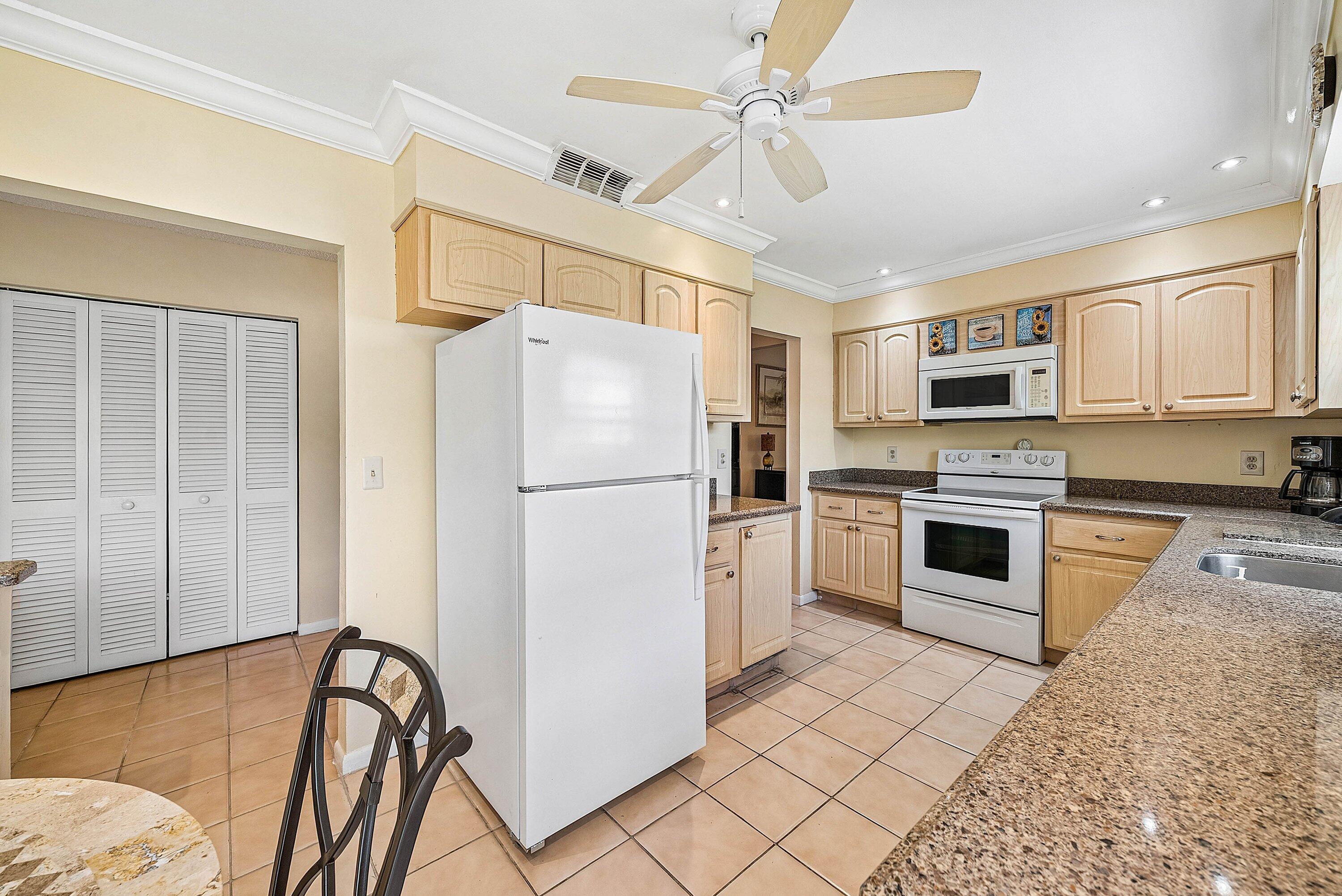 21875 Arriba Real 18b Property Photo 13