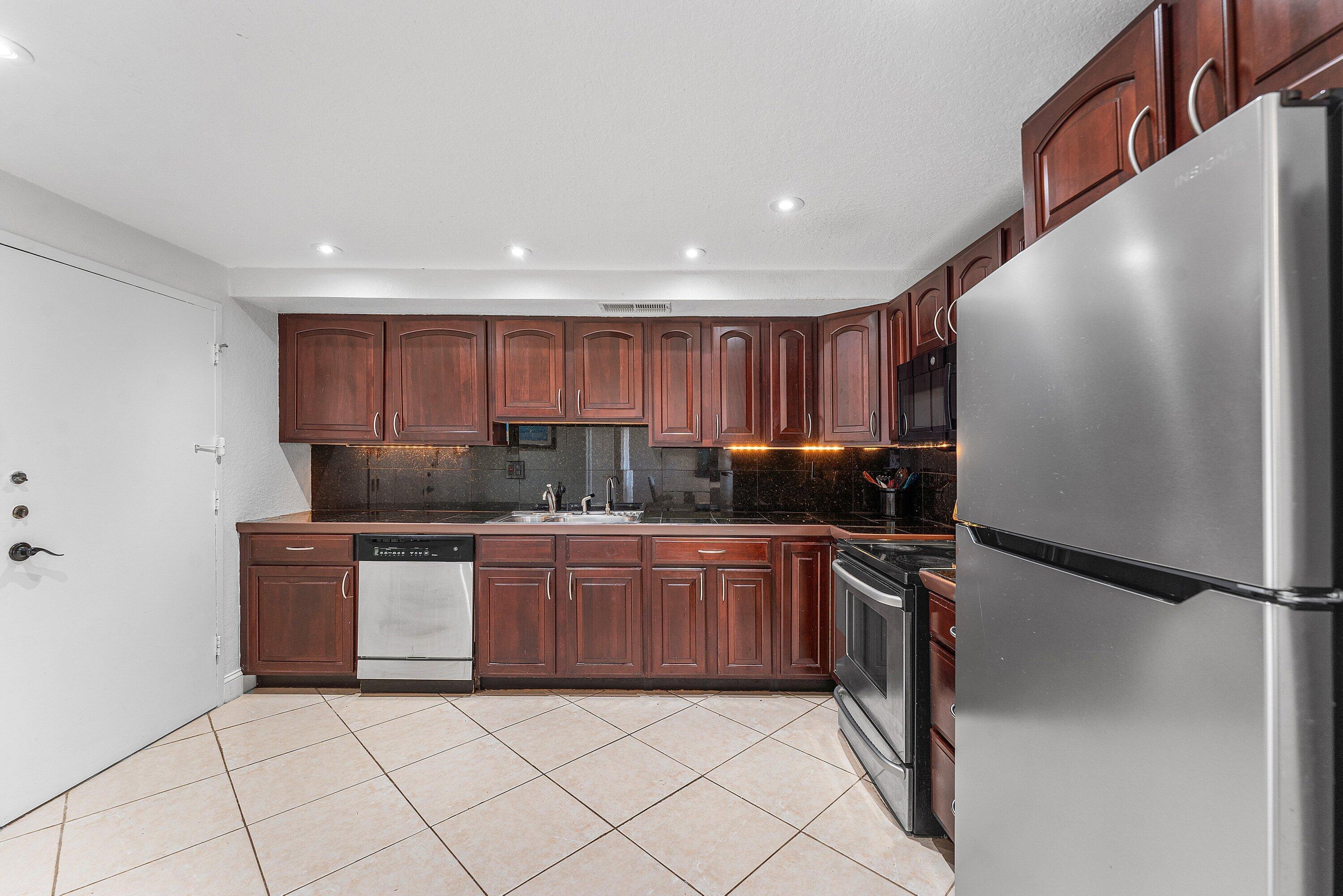 1600 S Ocean Drive 7h Property Photo 6