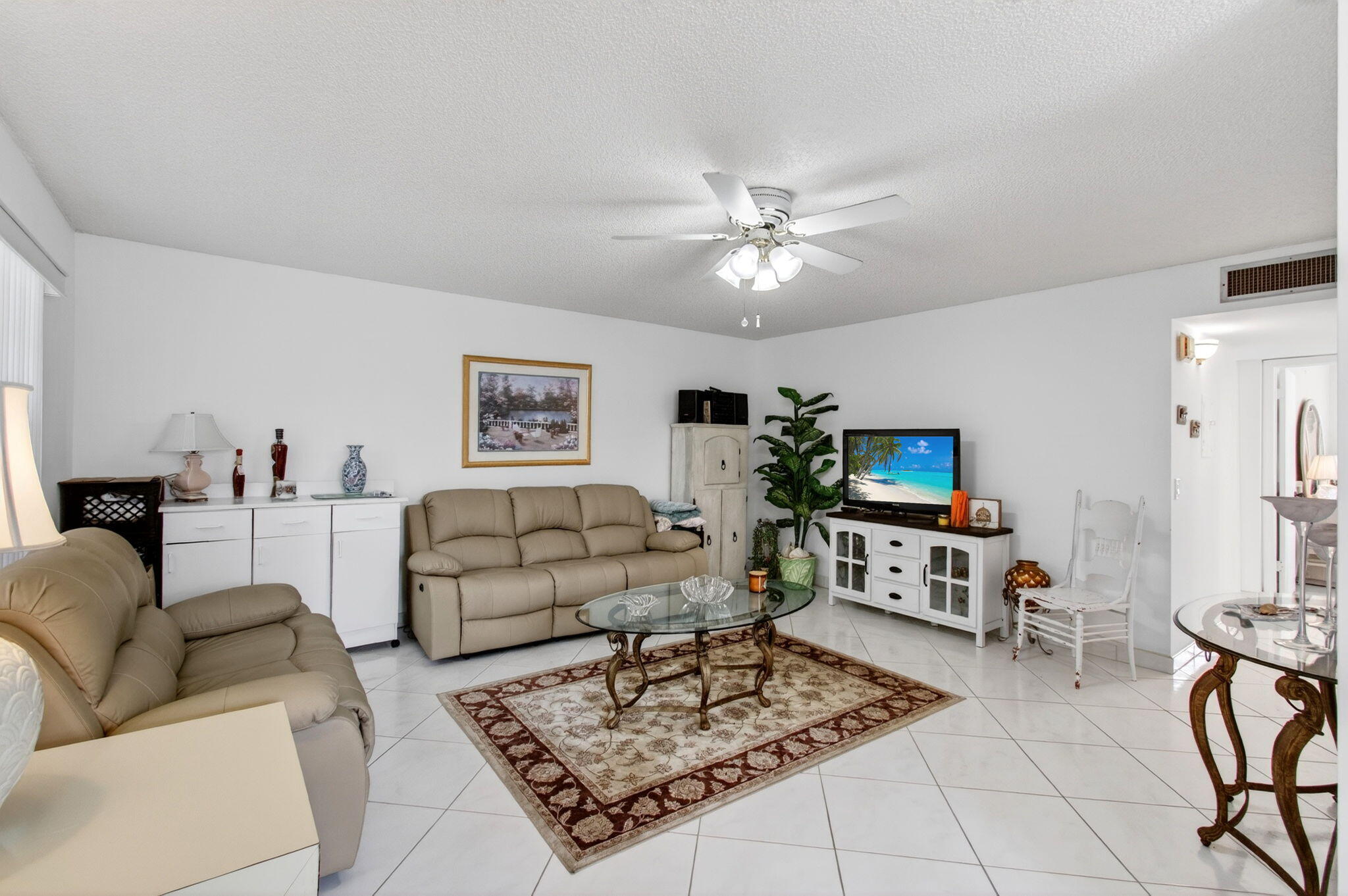 190 Piedmont D Property Photo 5