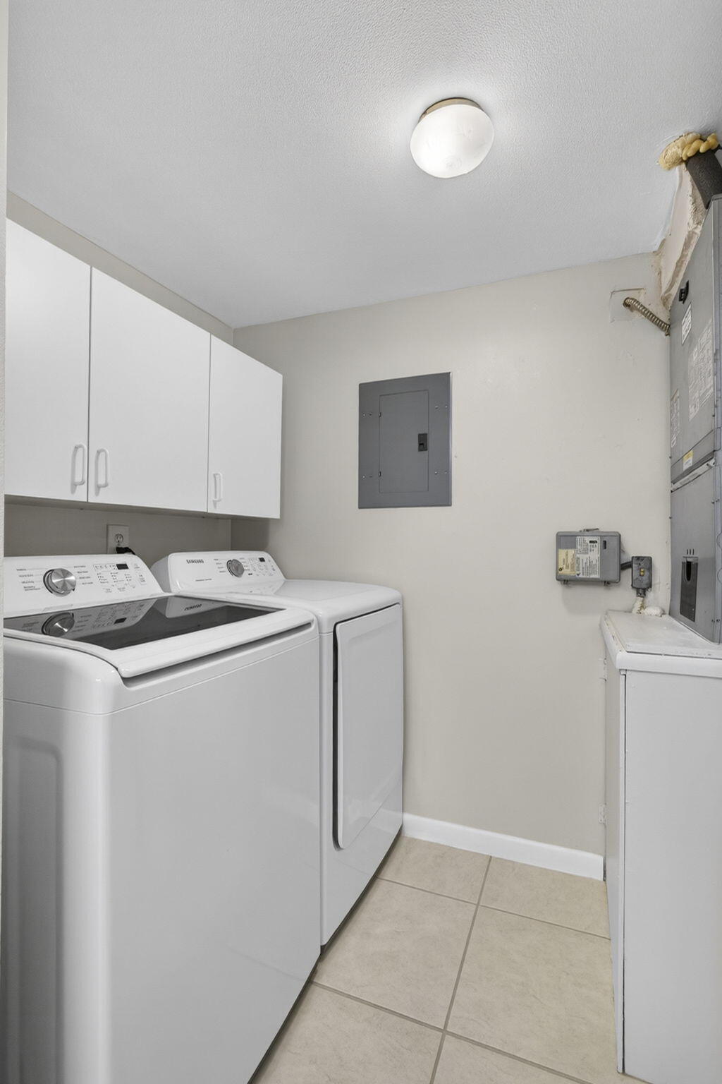 301 Pine Ridge Circle B-2 Property Photo 12