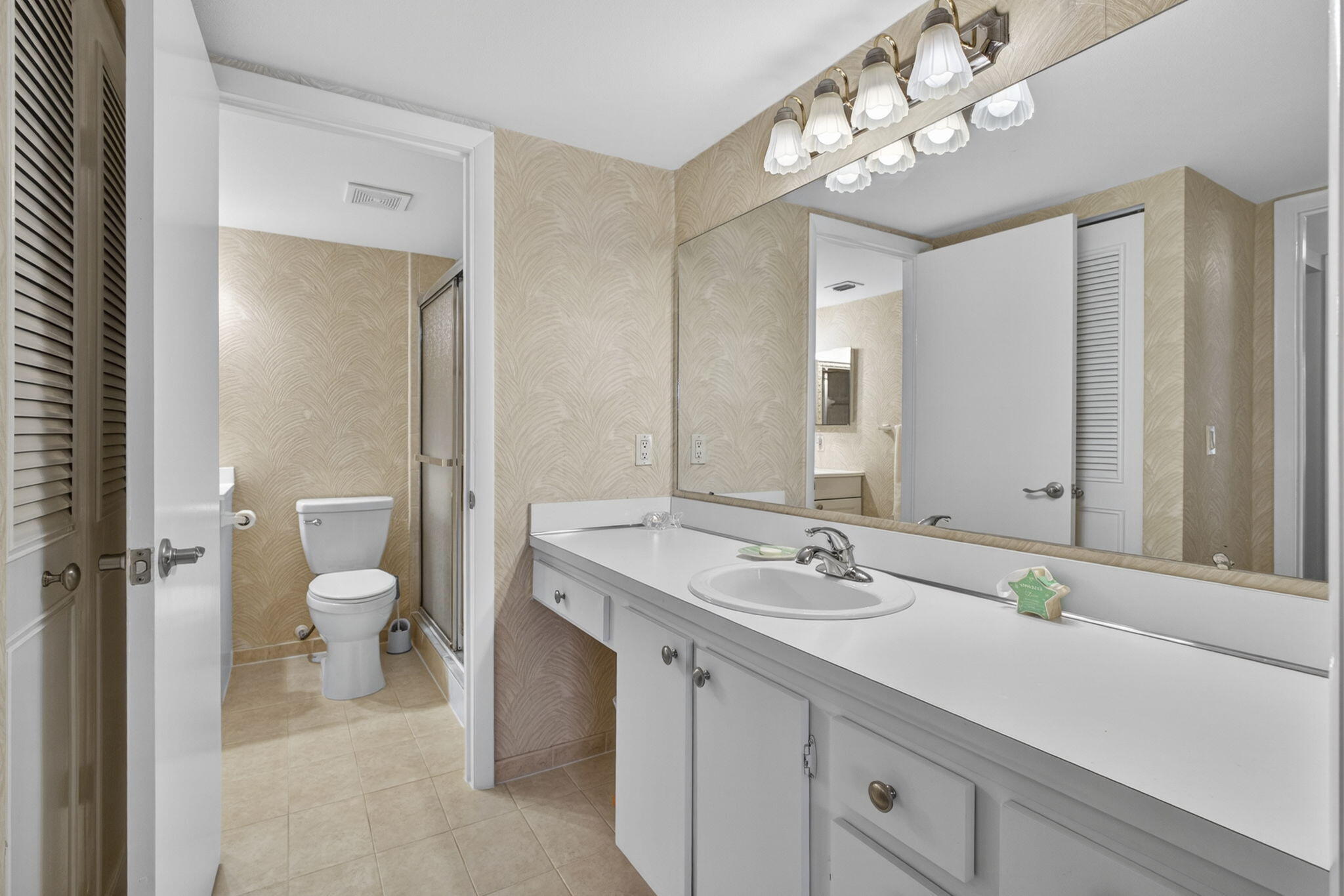 301 Pine Ridge Circle B-2 Property Photo 17