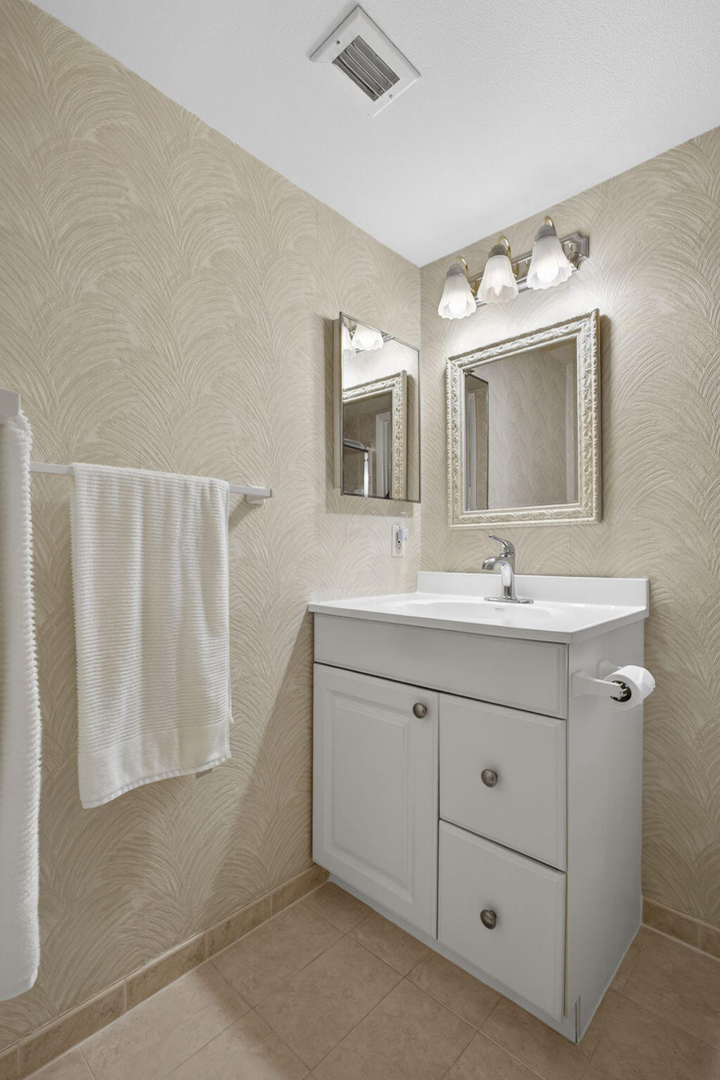 301 Pine Ridge Circle B-2 Property Photo 19