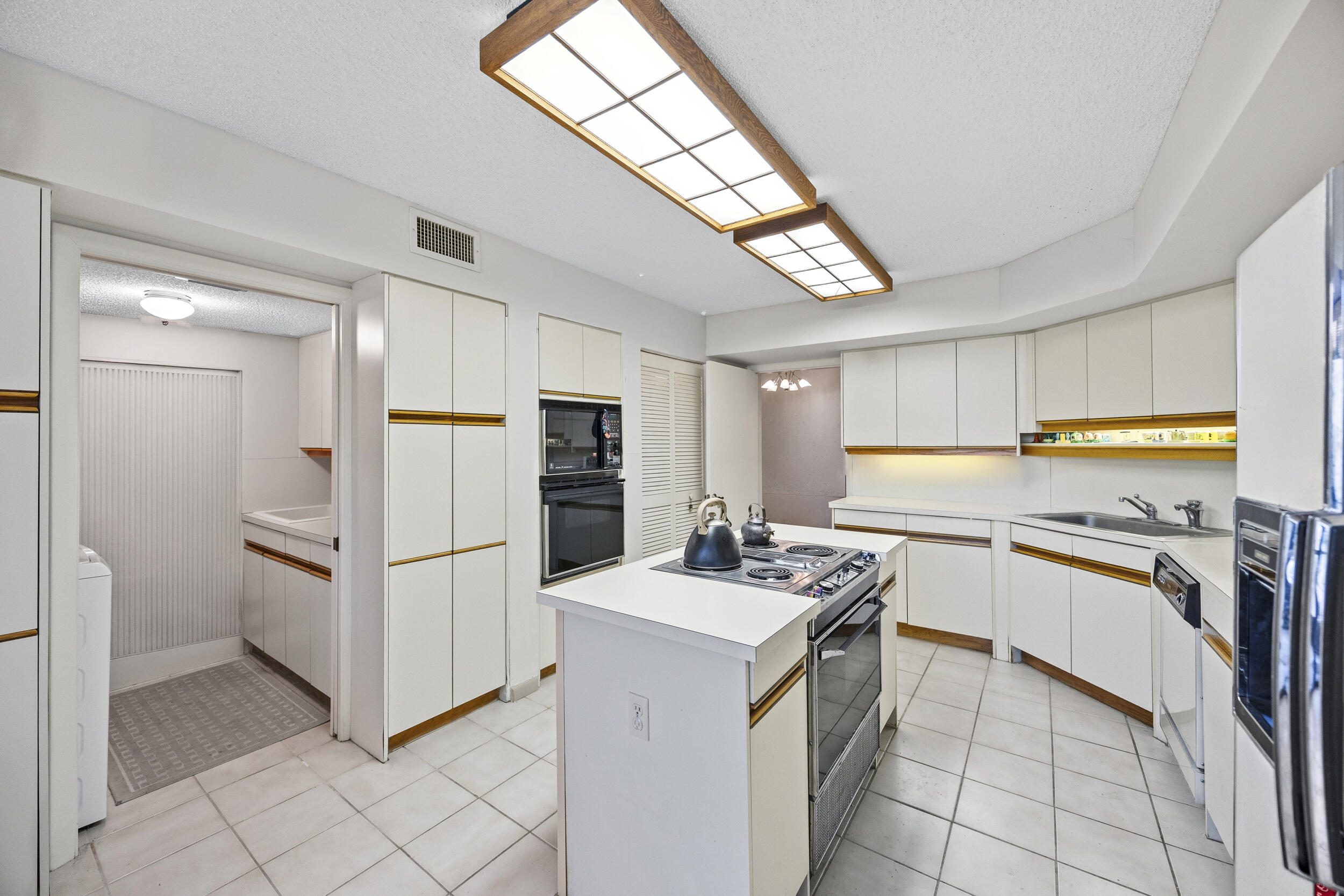7209 Promenade Drive 101 Property Photo 11