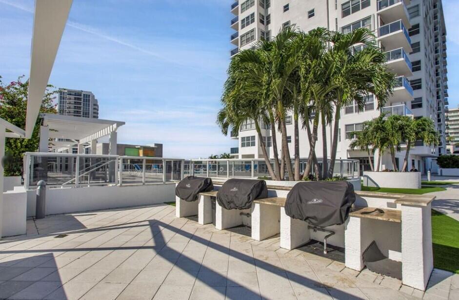 3015 N Ocean Boulevard 19f Property Photo 65