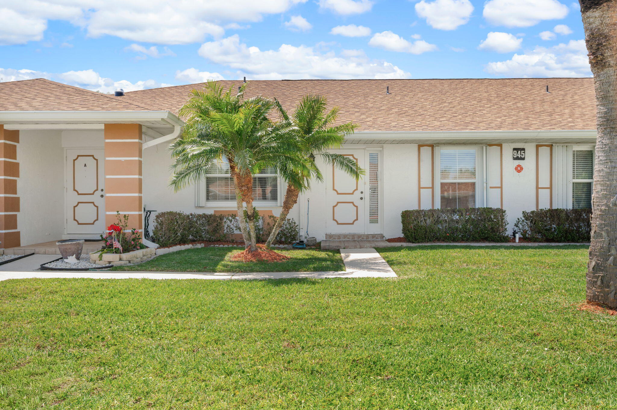 945 Savannas Point Drive B Property Photo 2