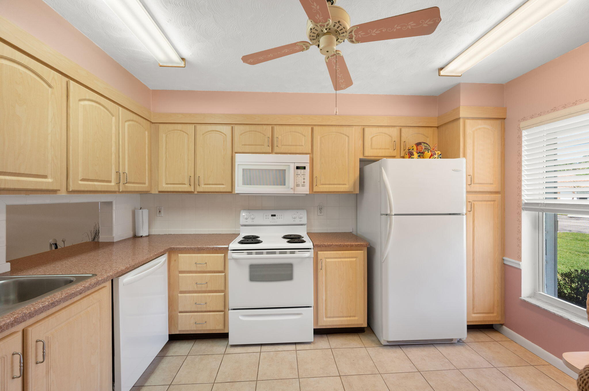 945 Savannas Point Drive B Property Photo 5