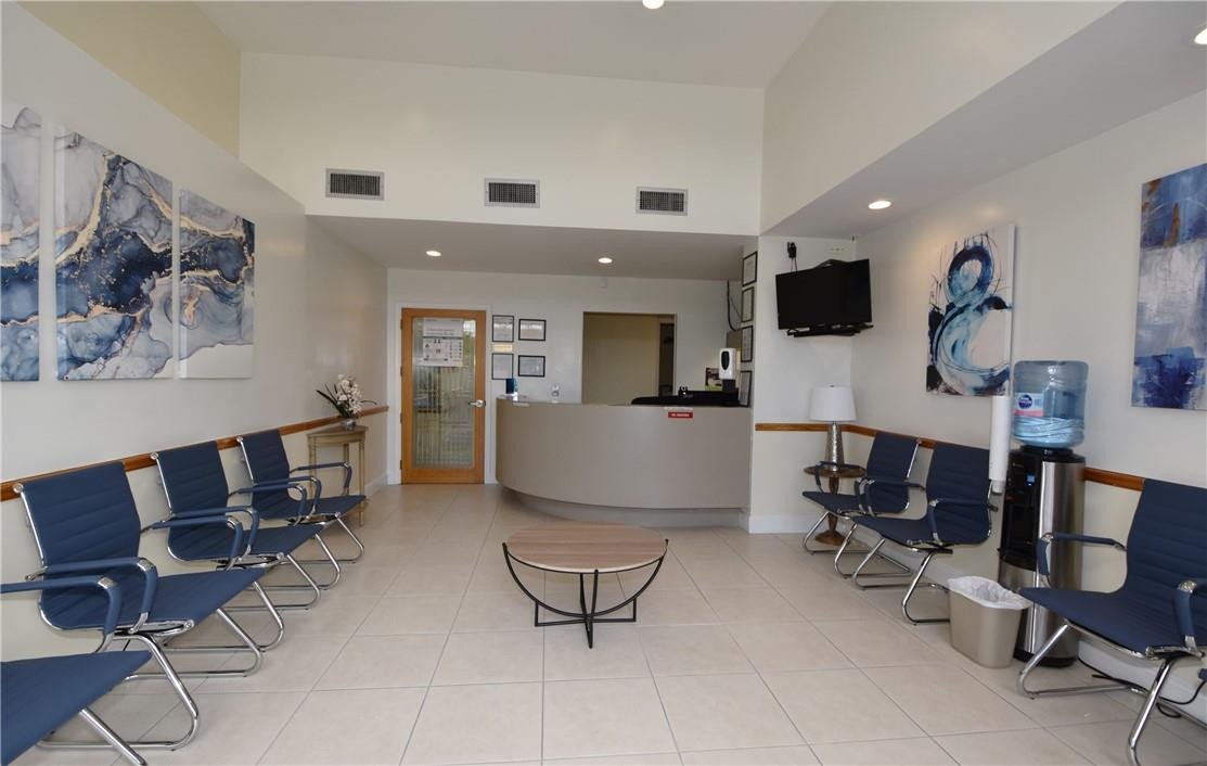 1820 E Commercial Boulevard Property Photo 2