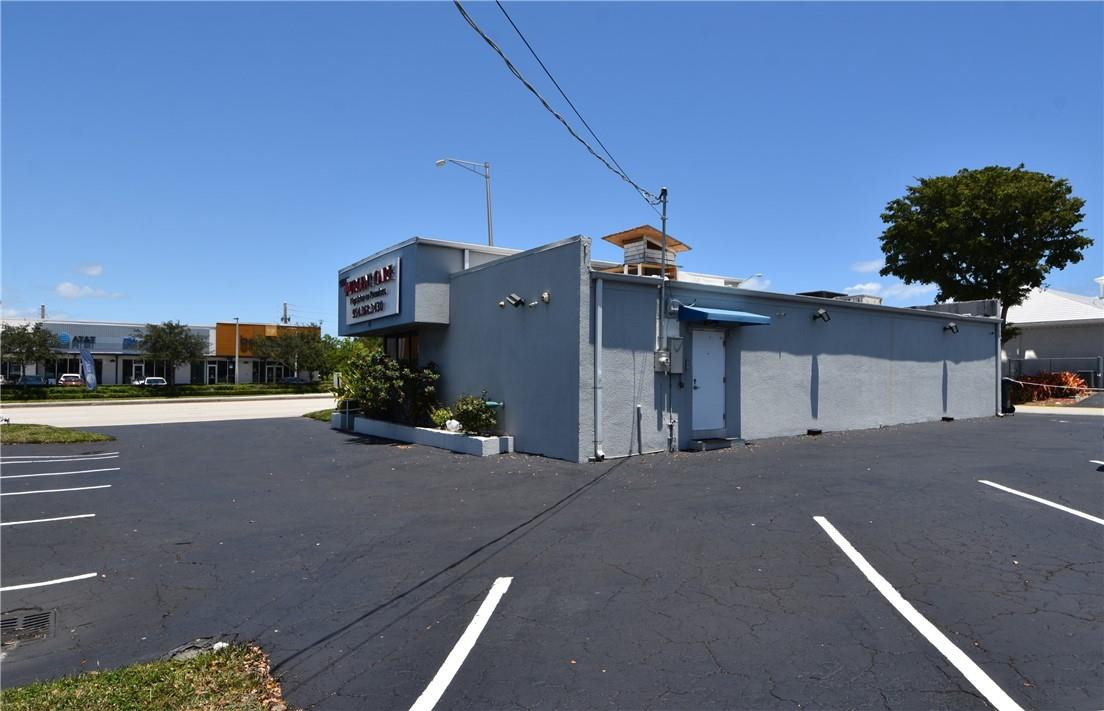 1820 E Commercial Boulevard Property Photo 6
