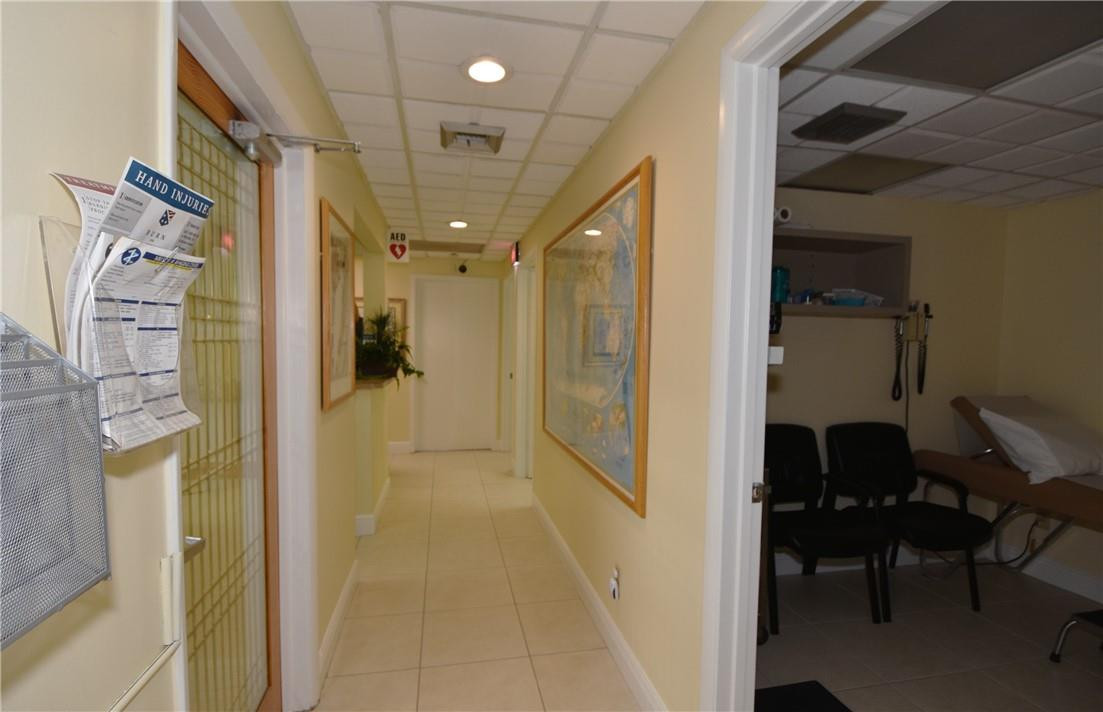 1820 E Commercial Boulevard Property Photo 7