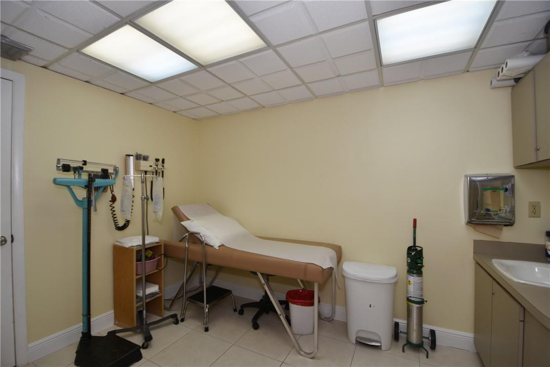 1820 E Commercial Boulevard Property Photo 18