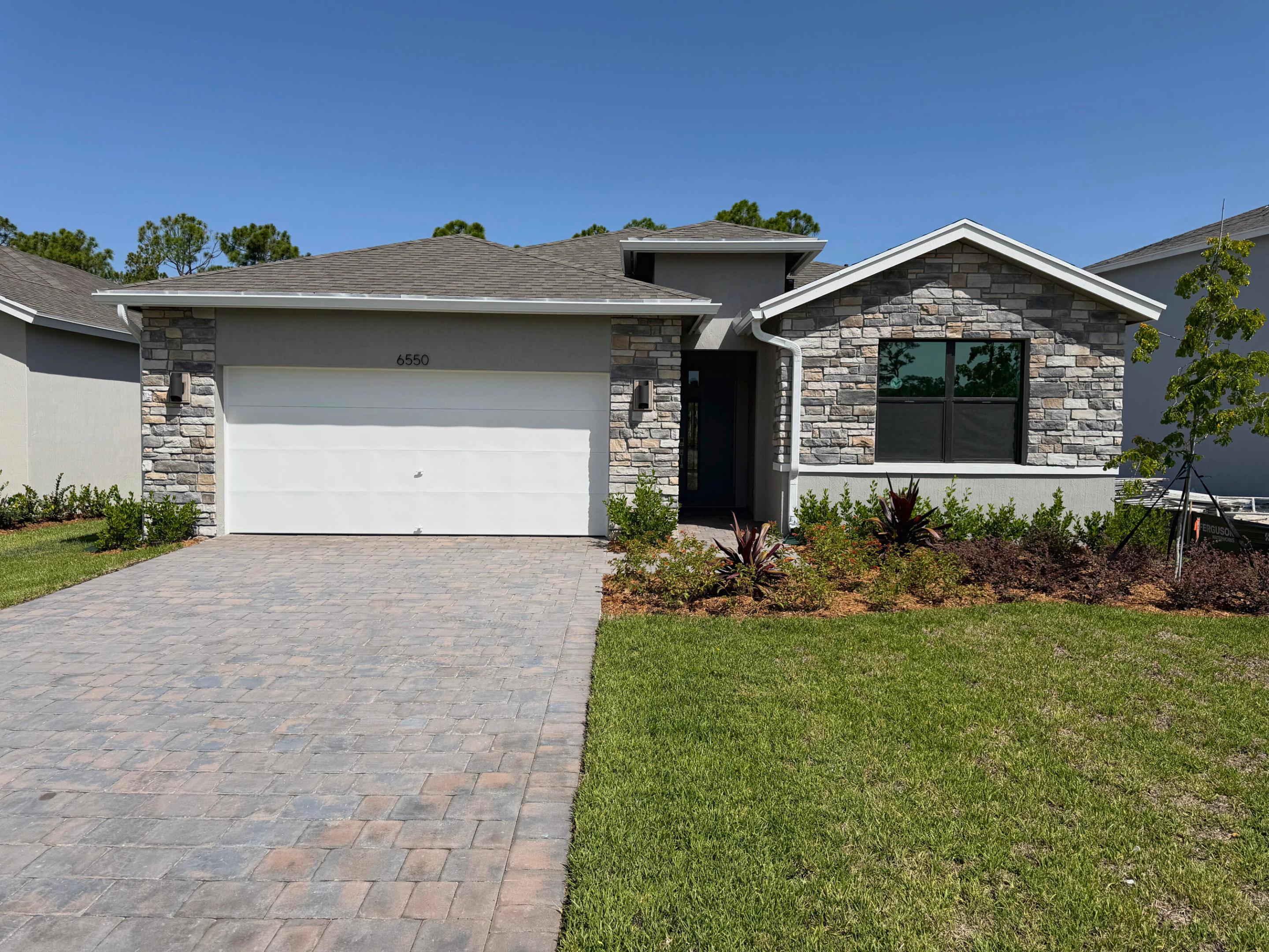 6550 Se Park Trace Drive Property Photo 1
