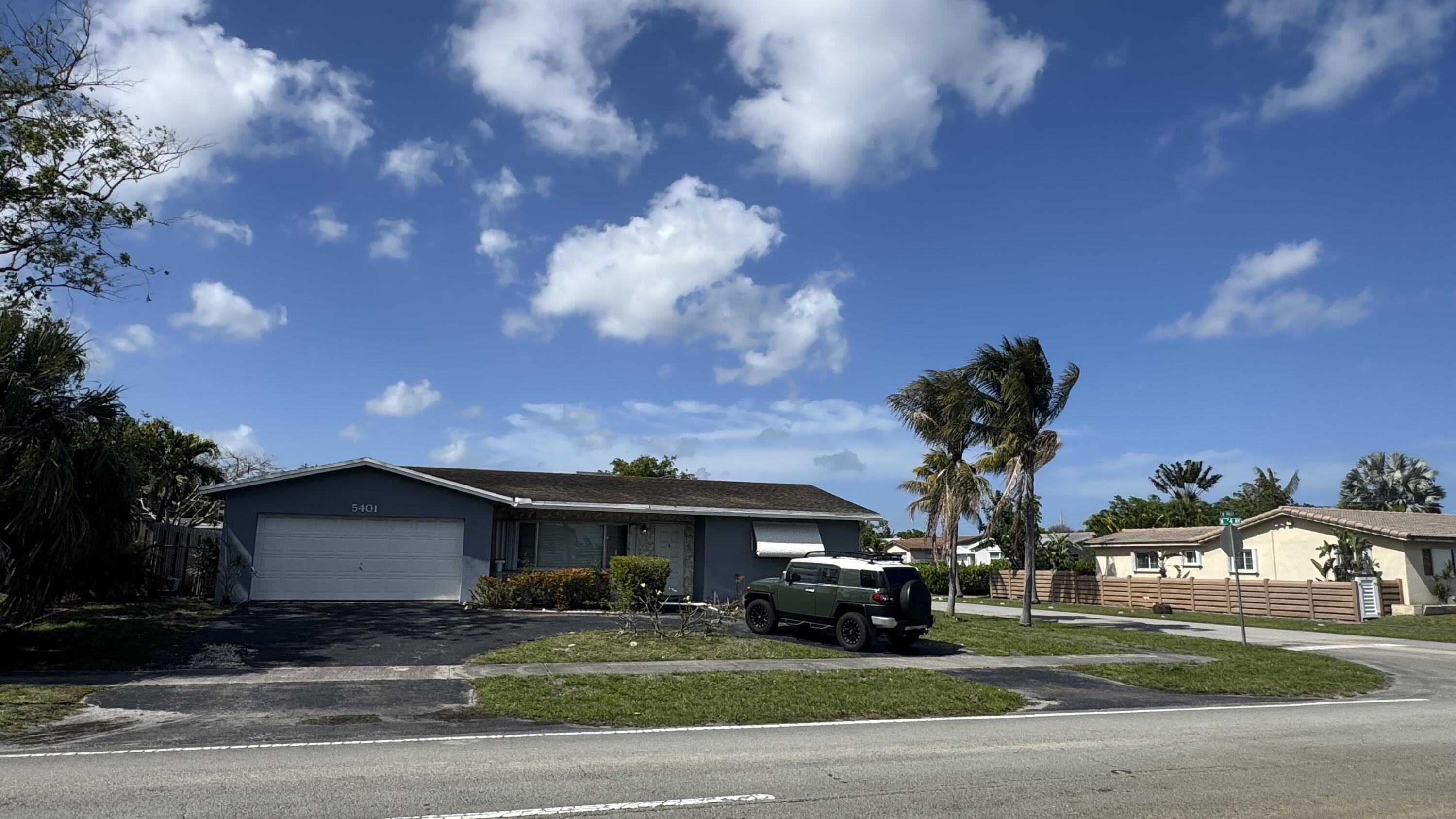 5401 W Park Road Property Photo 3