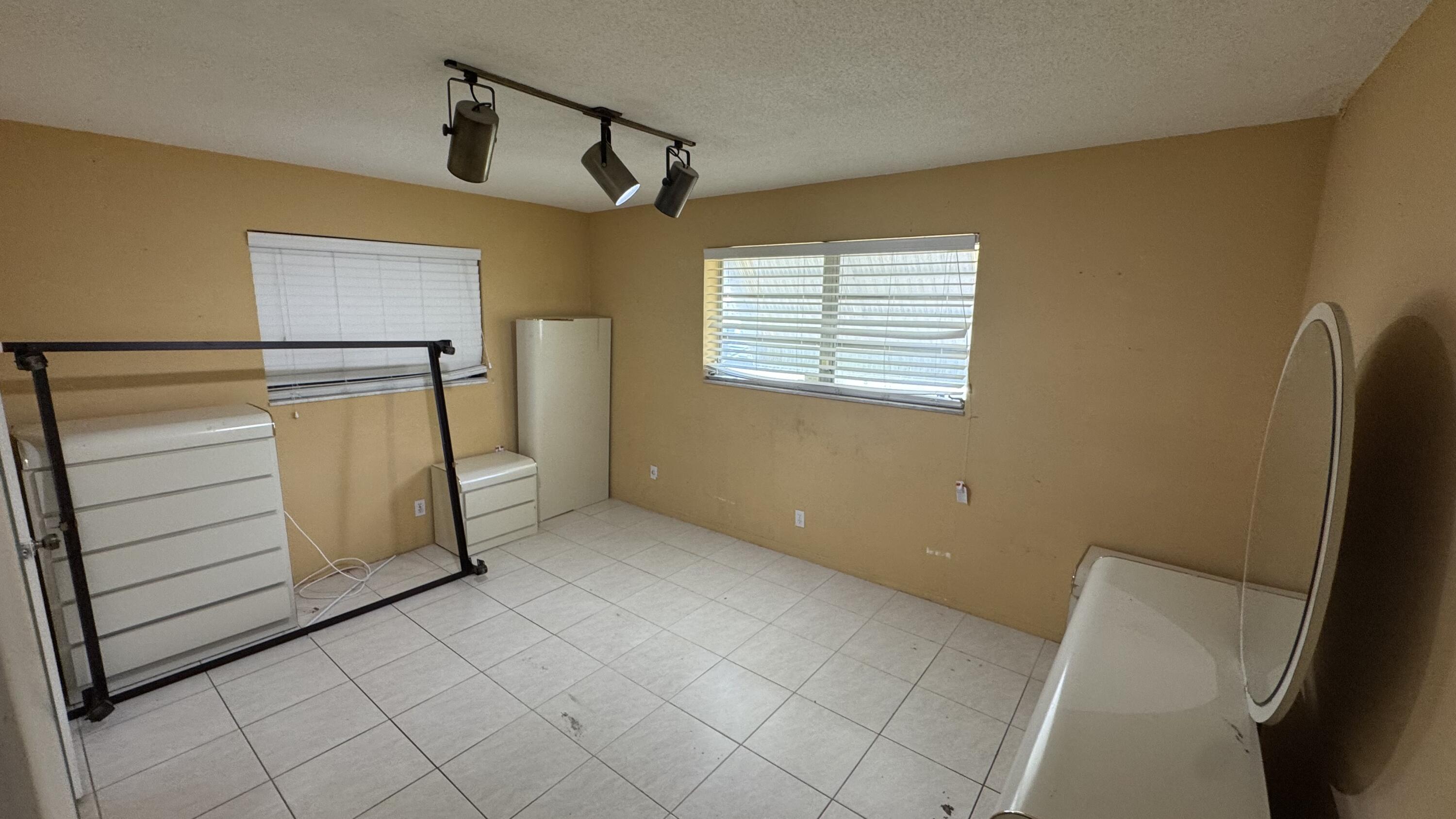 5401 W Park Road Property Photo 17