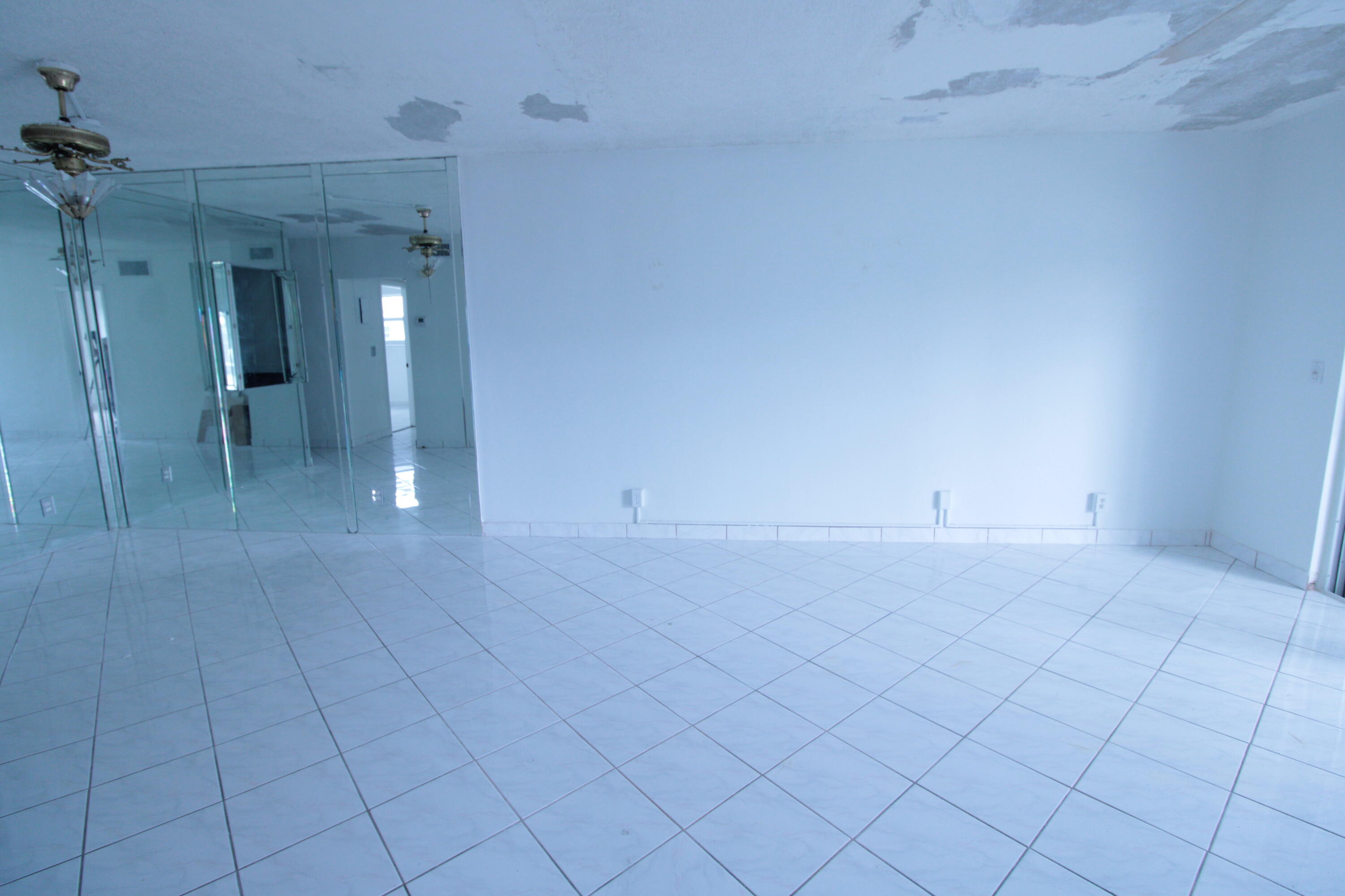 465 Paradise Isle Boulevard 110 Property Photo 6