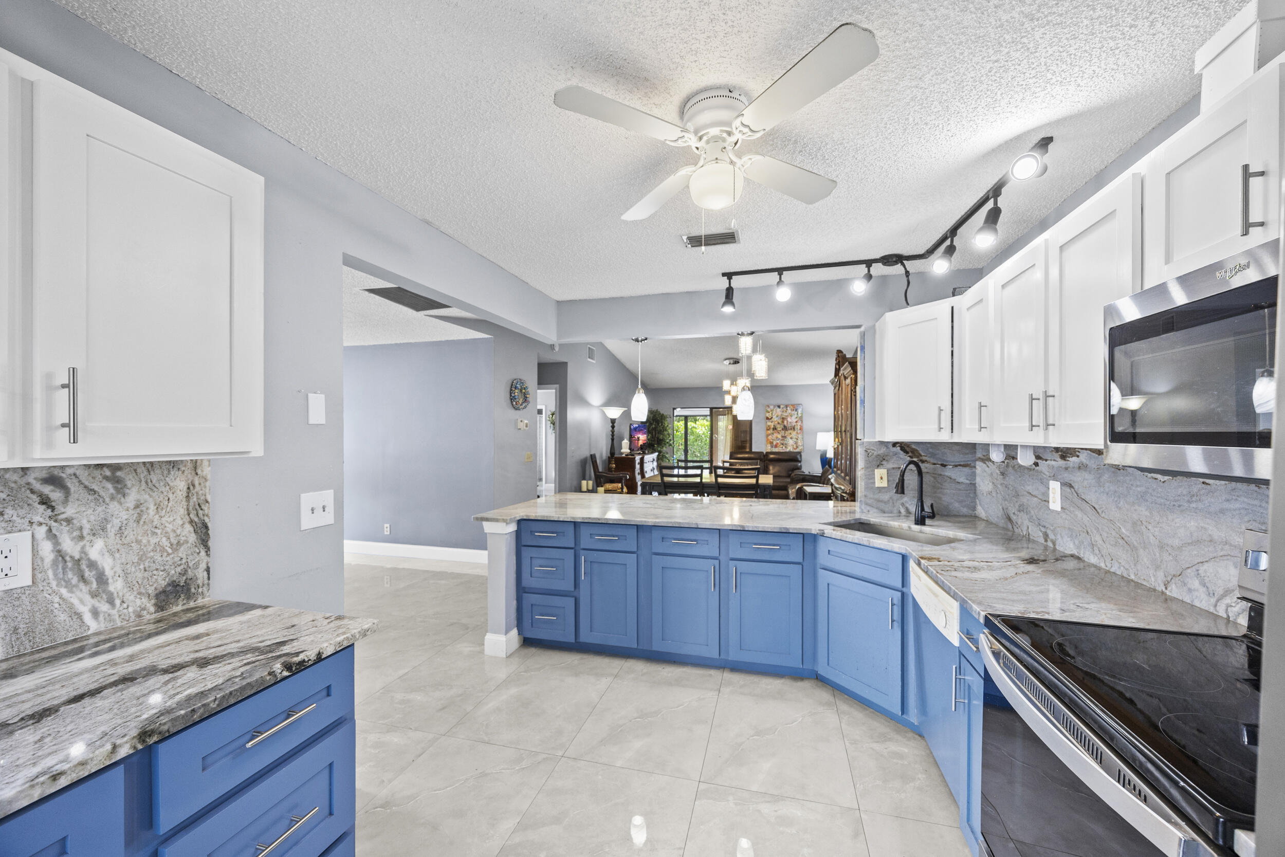 2640 Gately Drive W 1601 Property Photo 10