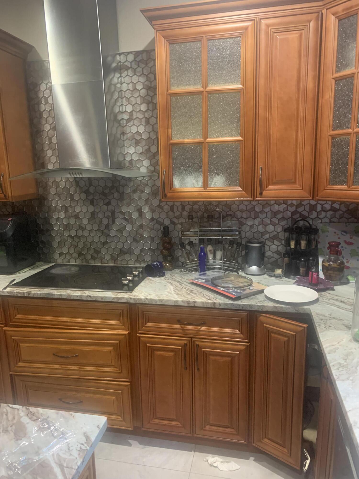 433 Gazetta Way Property Photo 9