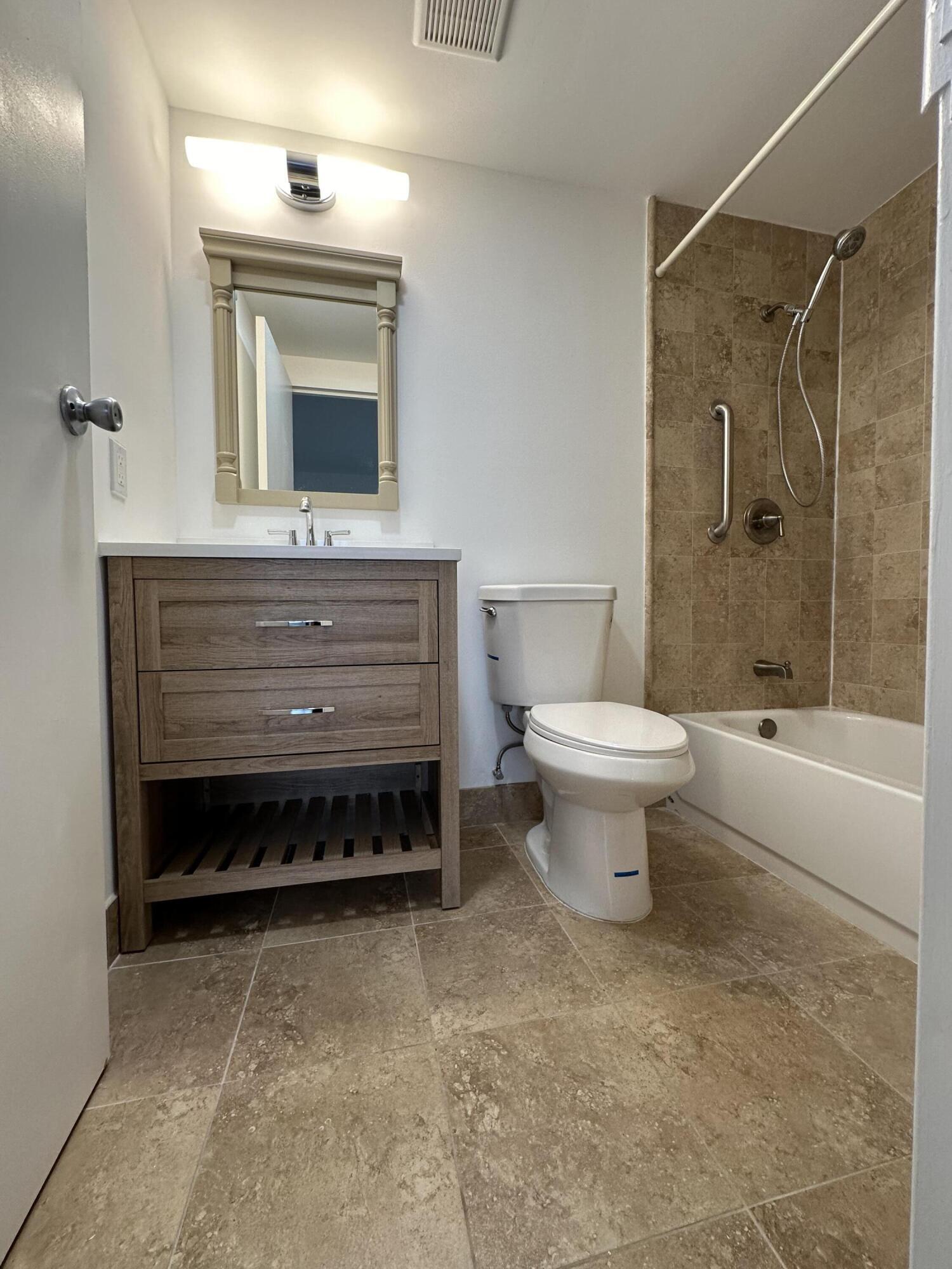 50 Monaco B Property Photo 7