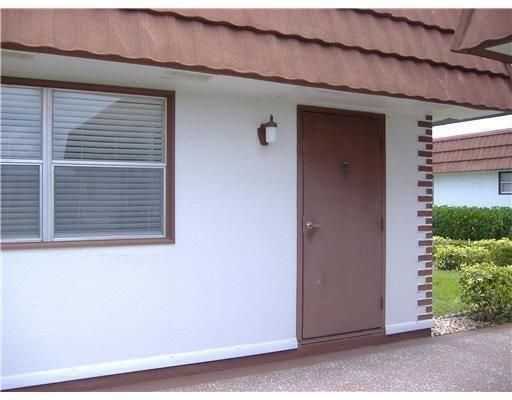 115 Waterford E Property Photo 1