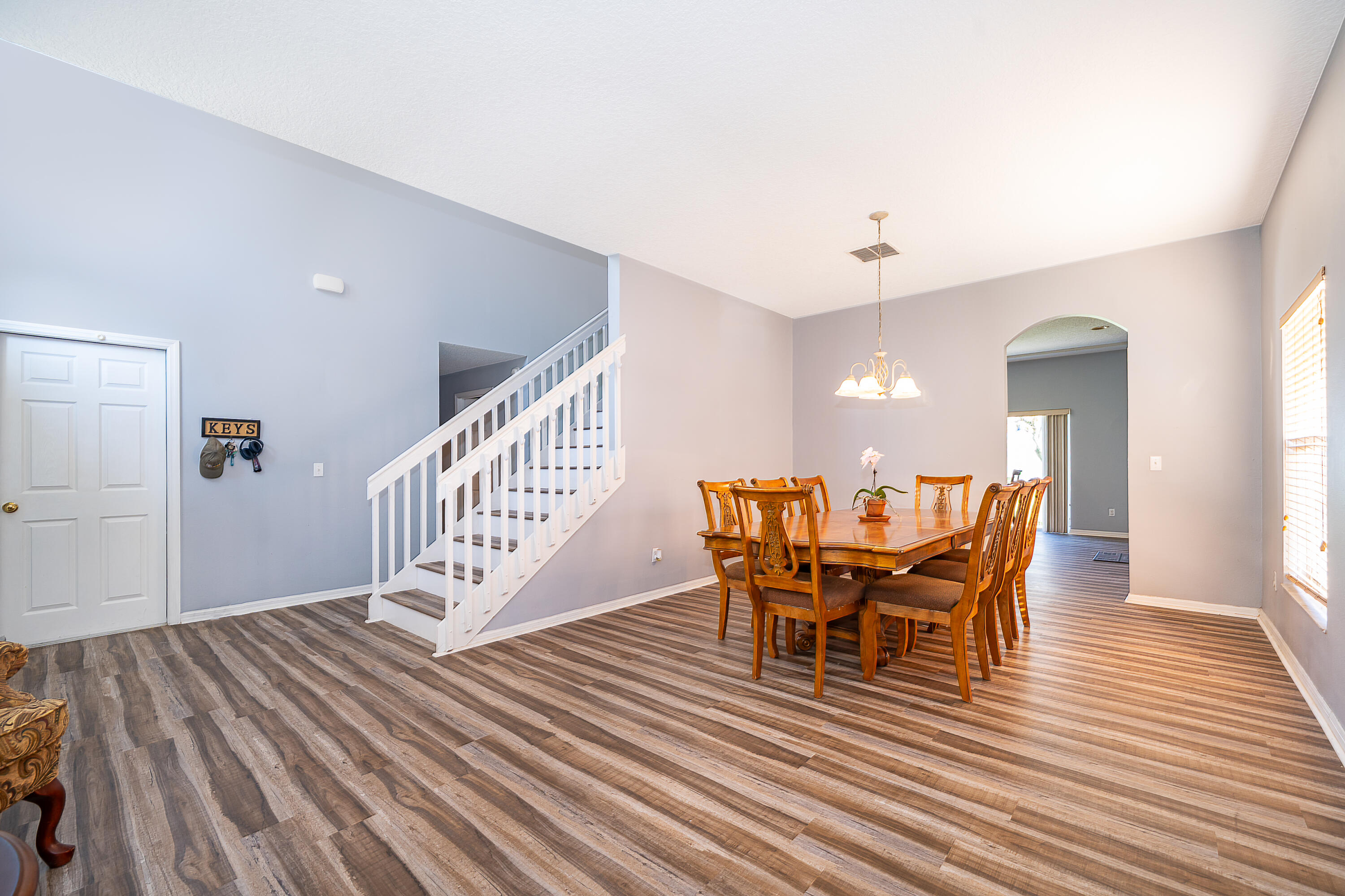 2591 Dover Glen Circle Property Photo 6