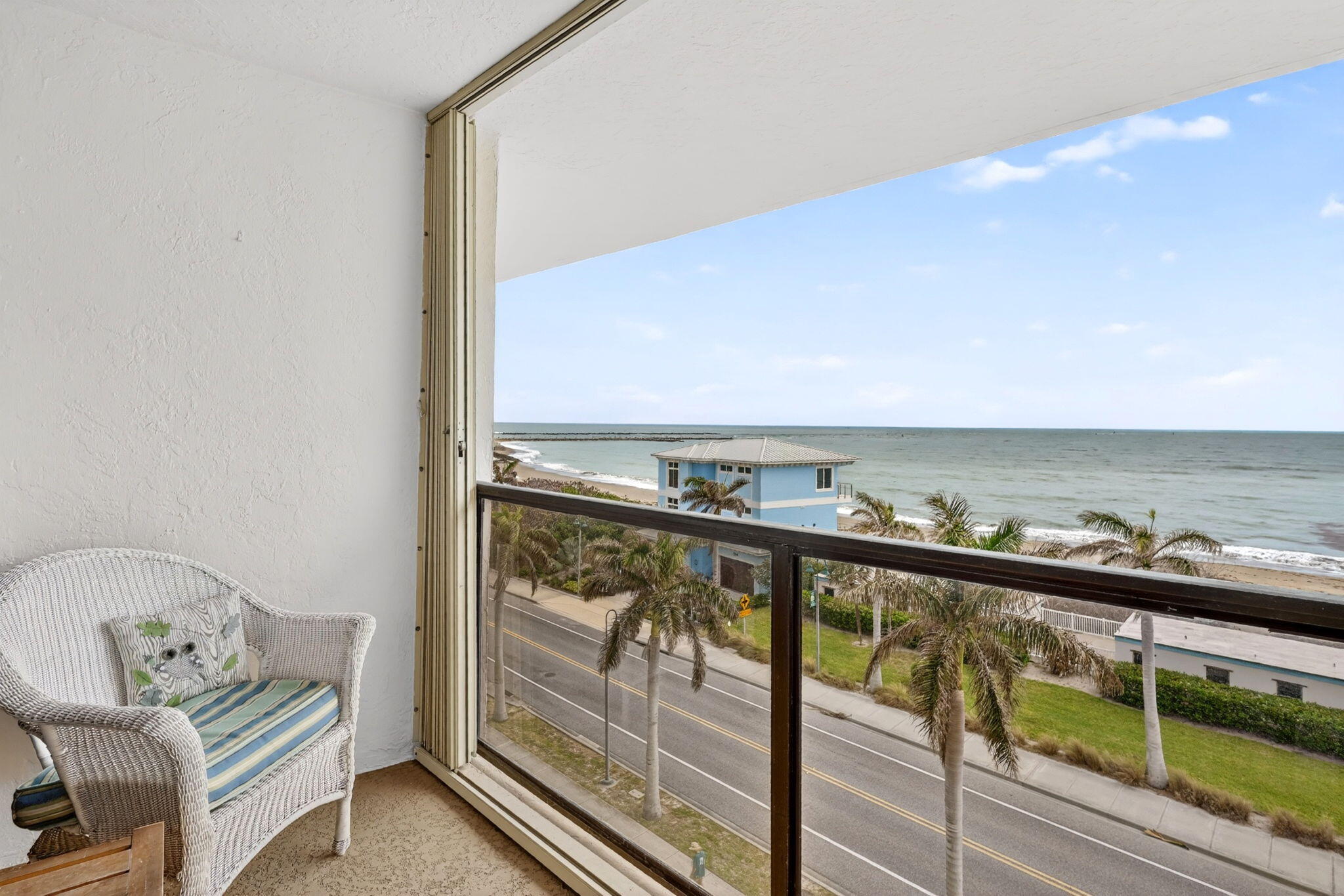 355 S Ocean Drive 602 Property Photo 37