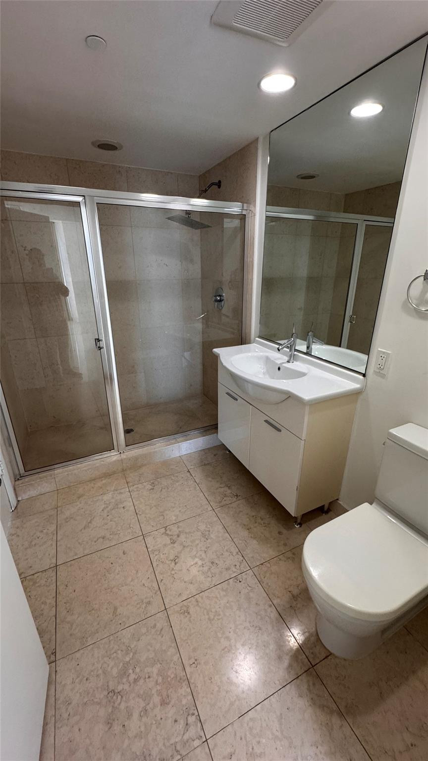 475 Brickell Avenue 4913 Property Photo 4