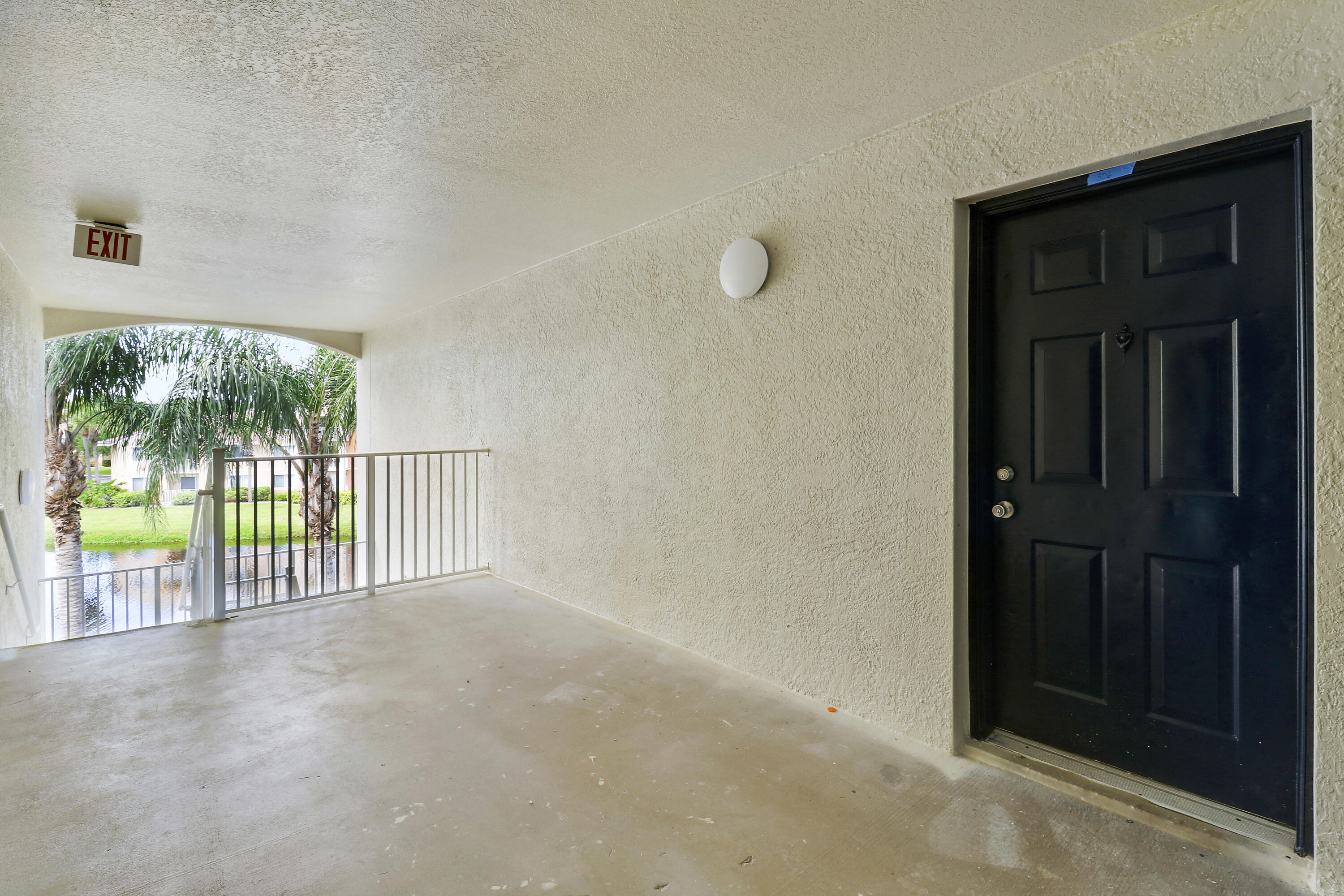 121 Sw Palm Drive Unit 306 Property Photo 6