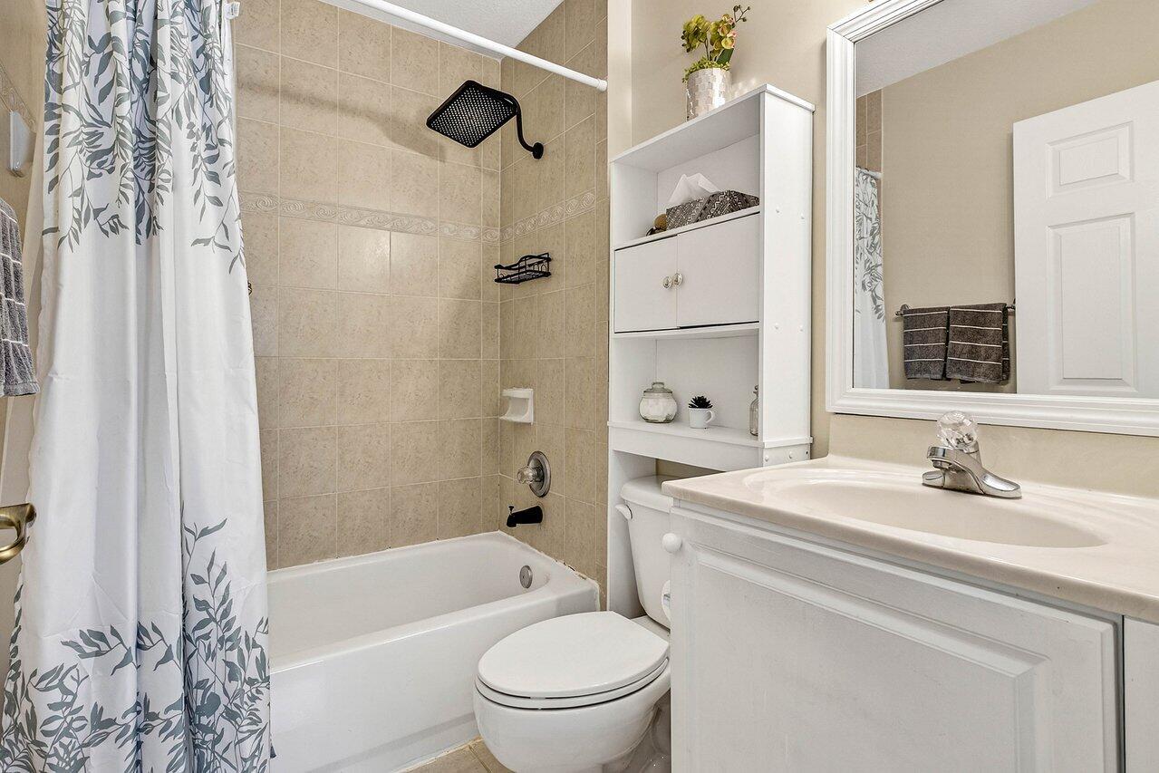 9090 Nw 40th Place Property Photo 13