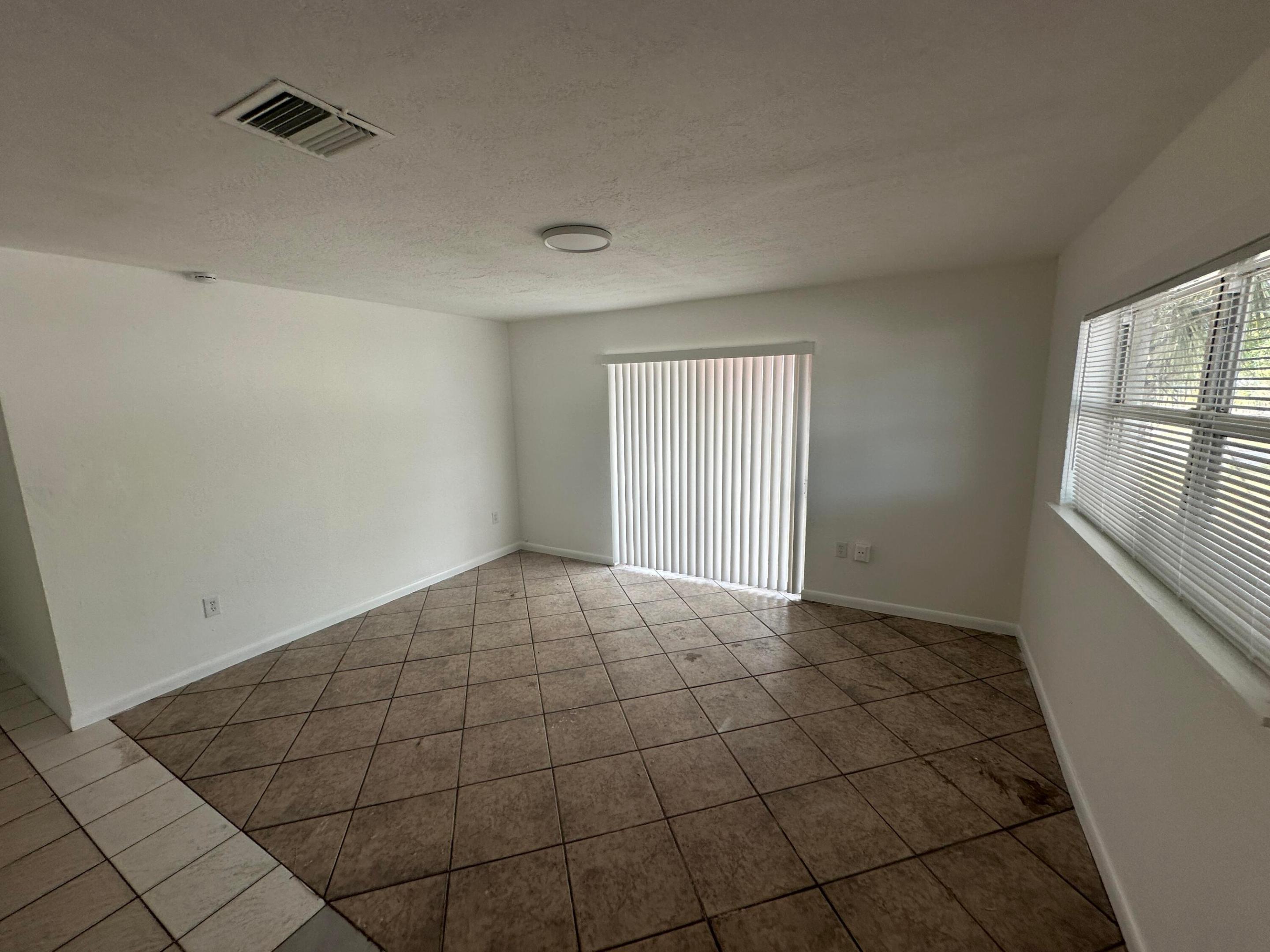 115 Maple Avenue Property Photo 9