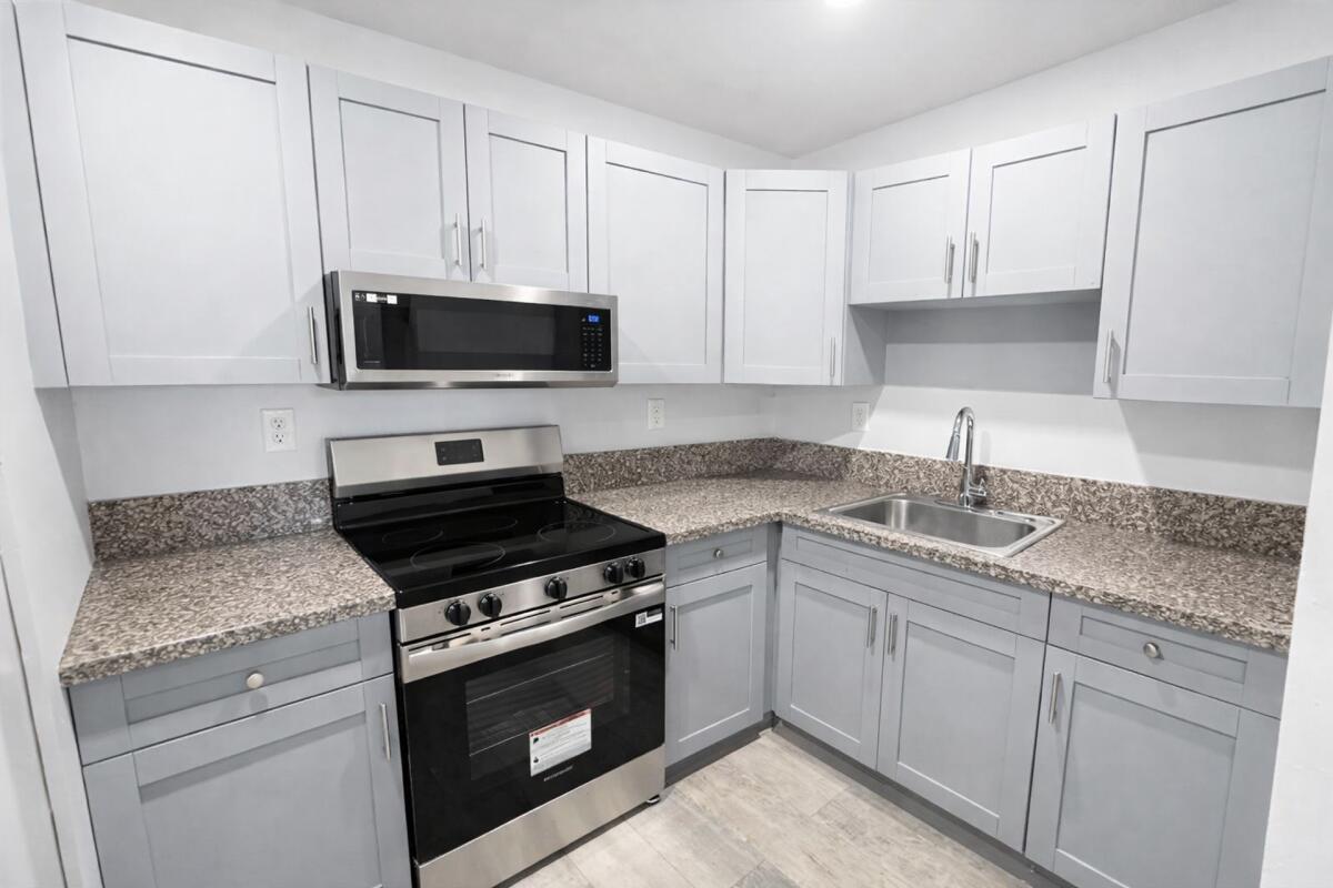 3300 S Dixie Highway 503 Property Photo 3