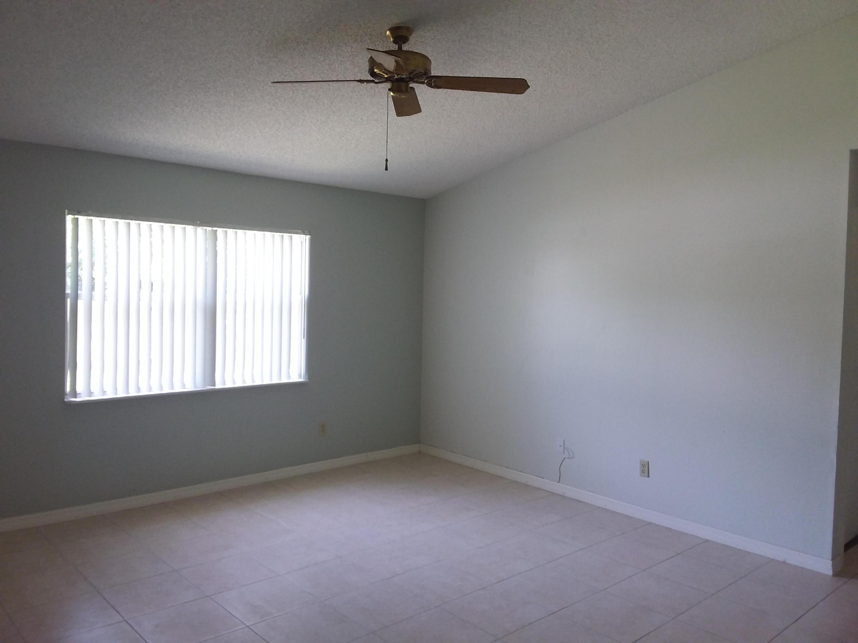161 Sw Grimaldo Property Photo 4