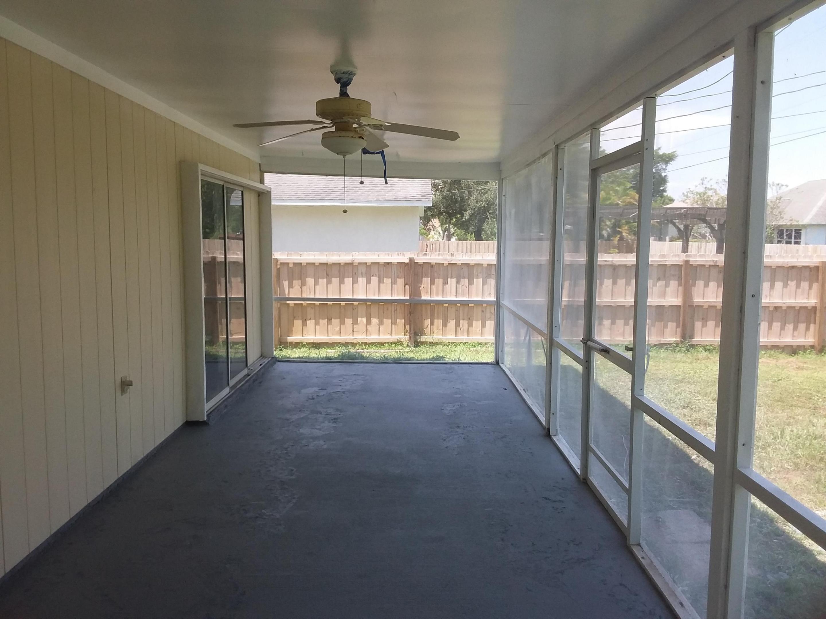 161 Sw Grimaldo Property Photo 11