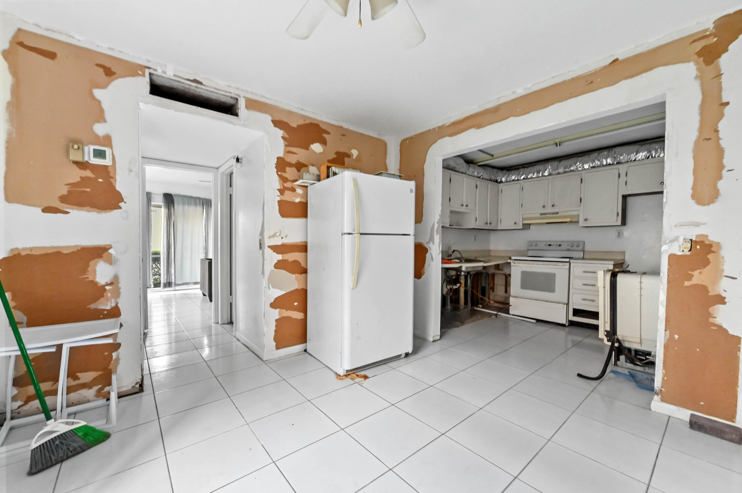 343 Capri H Property Photo 4