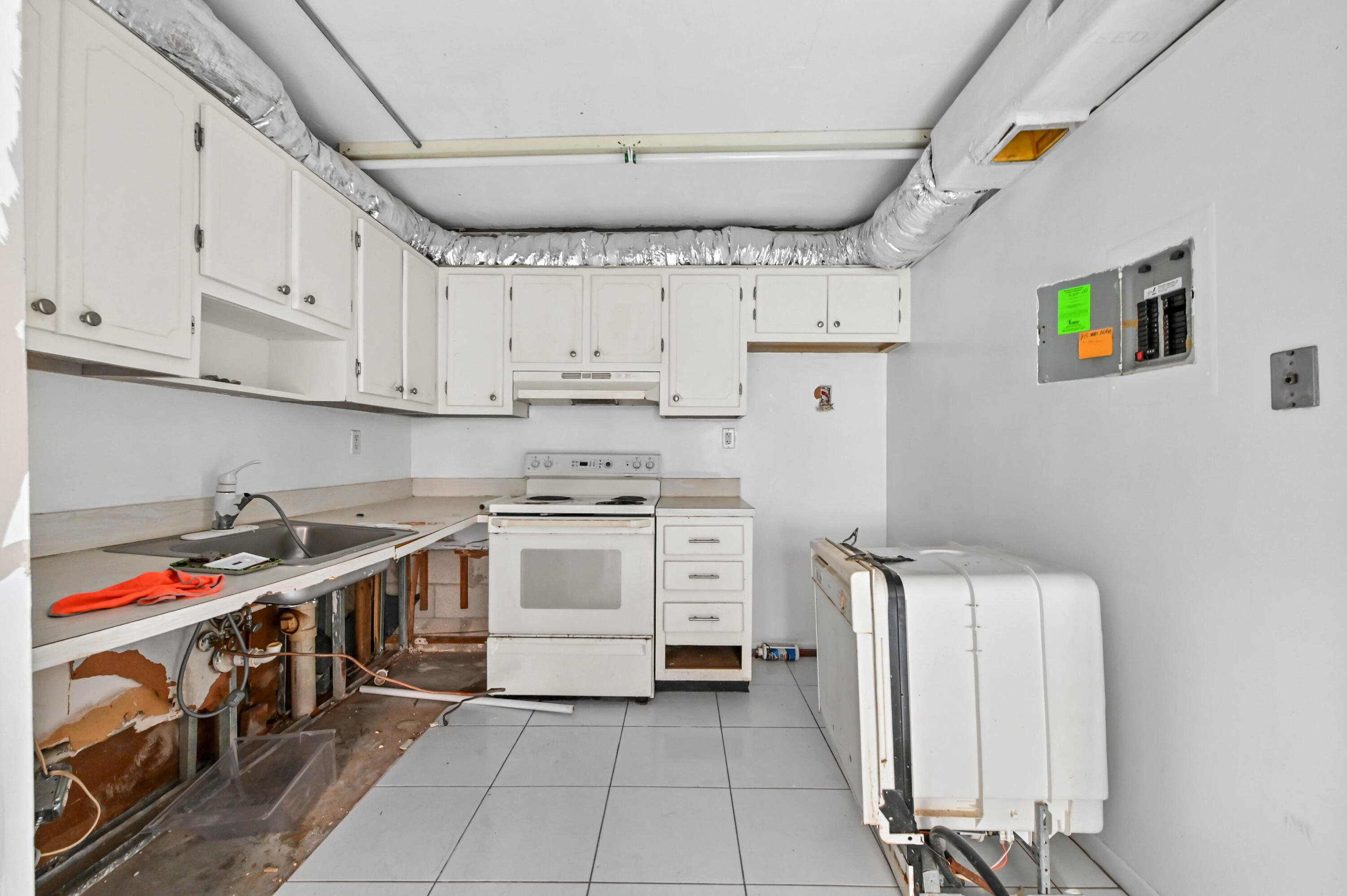 343 Capri H Property Photo 5