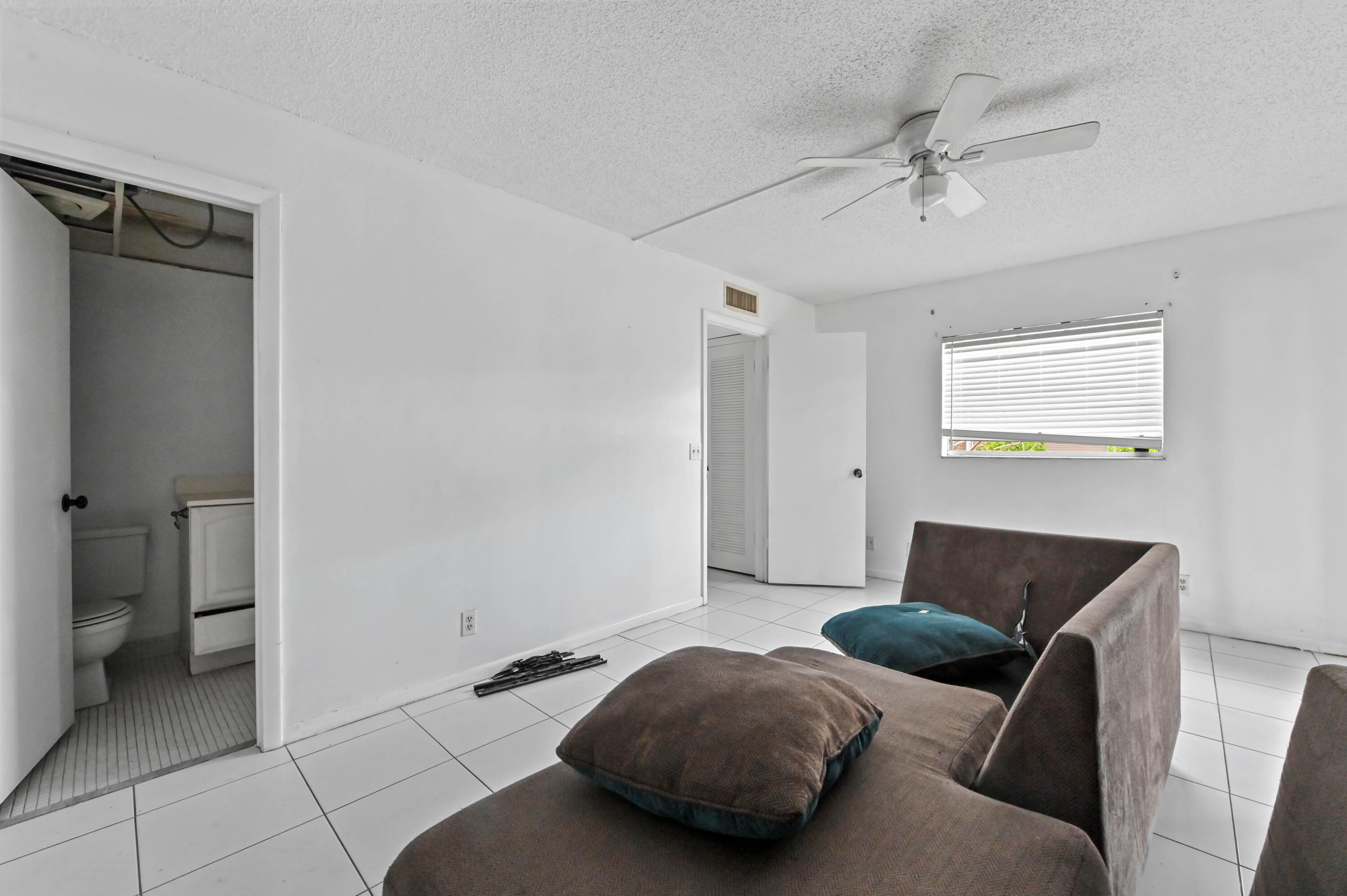 343 Capri H Property Photo 7