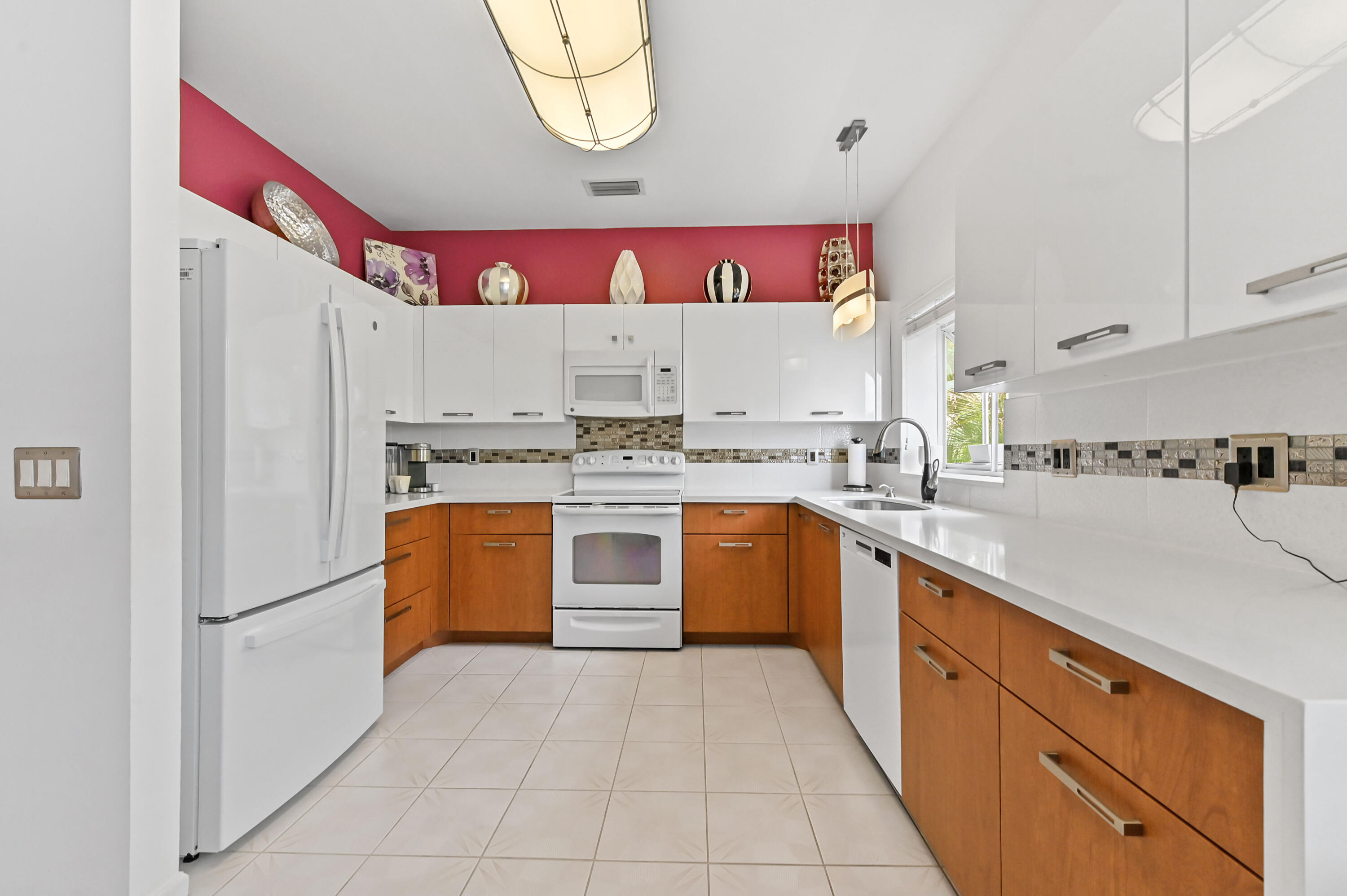 11618 Briarwood Circle 4 Property Photo 10