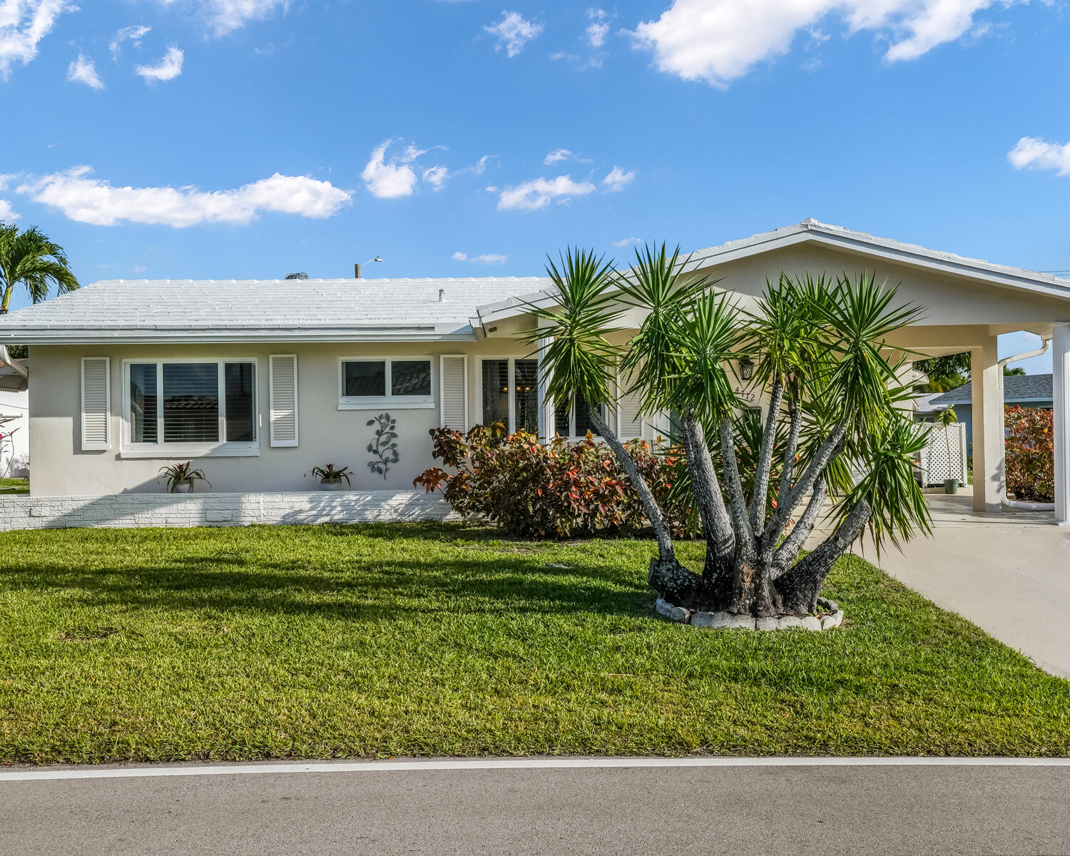 4712 Mainland Drive Property Photo 1