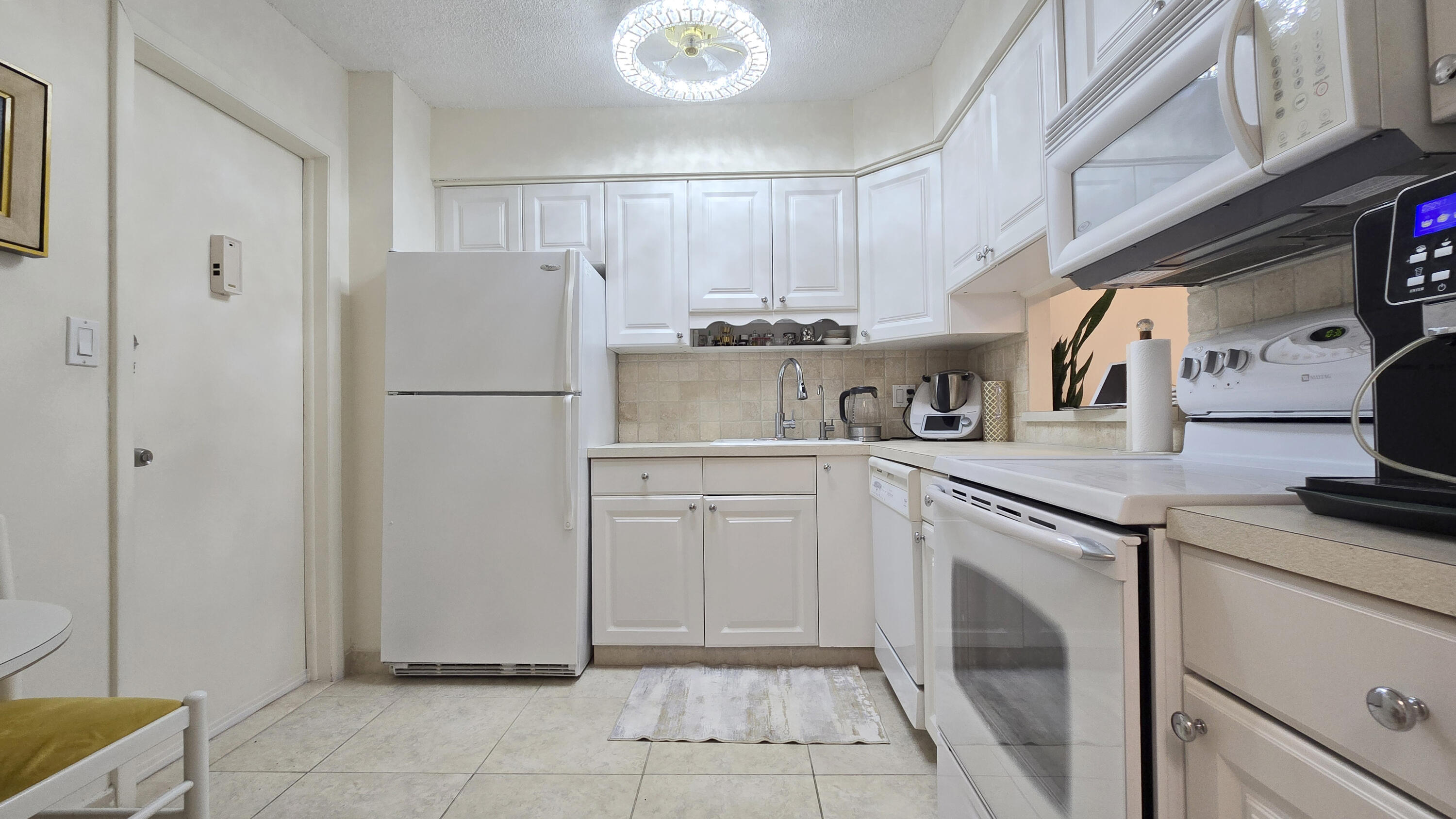 1400 S Ocean Drive 505 Property Photo 6
