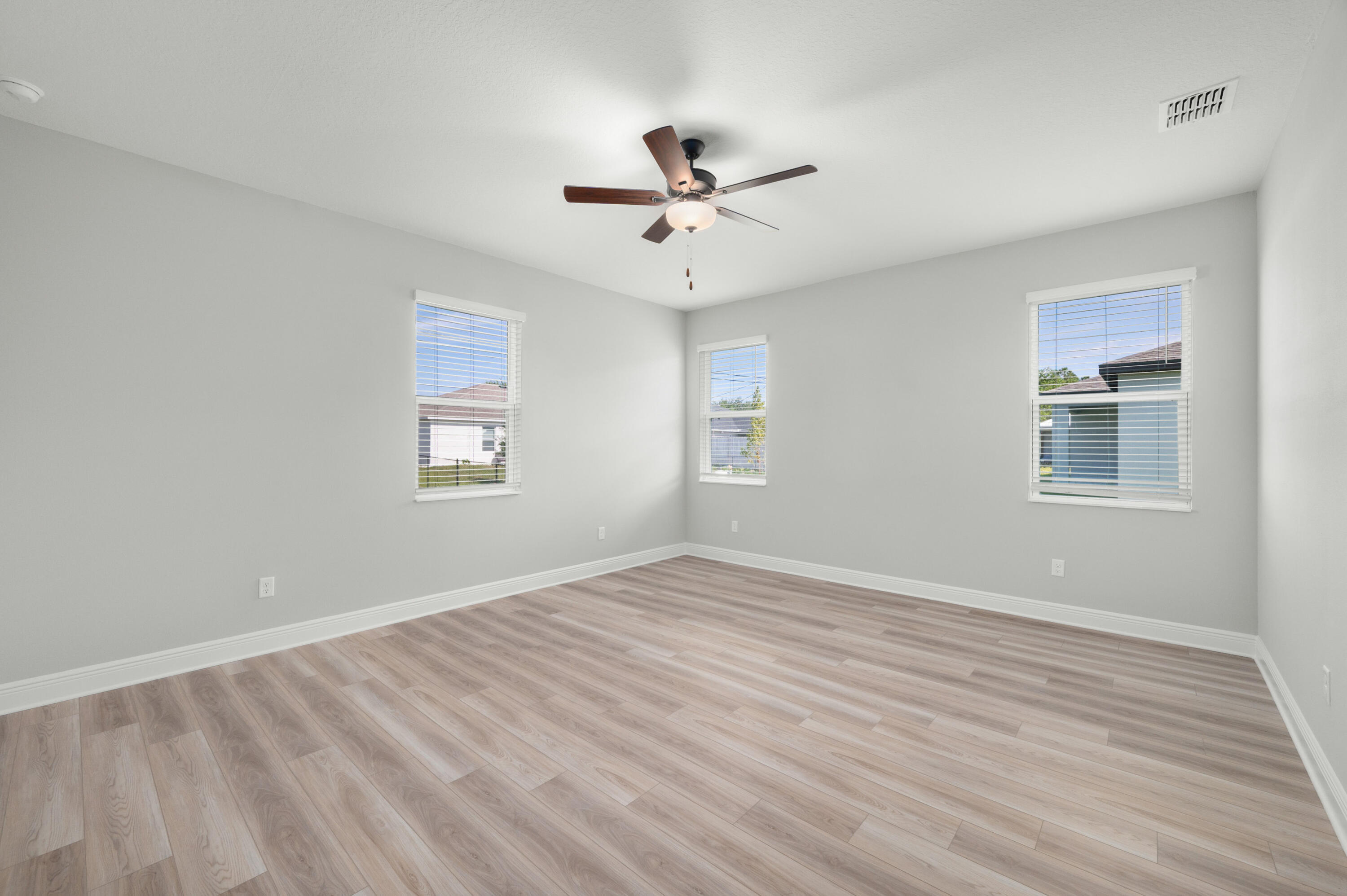 9335 101st Avenue Property Photo 11