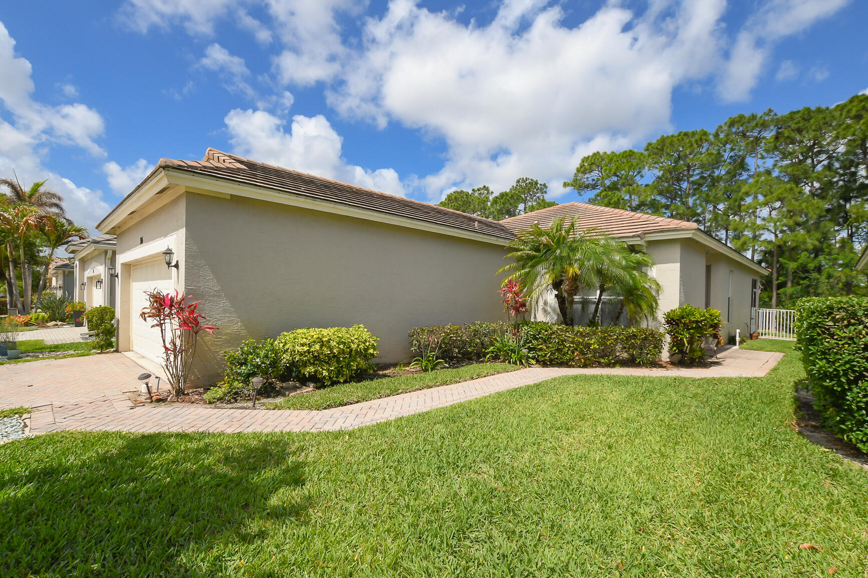 316 Sw Maclay Way Property Photo 4
