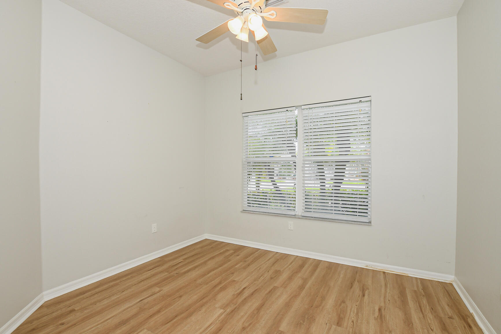 316 Sw Maclay Way Property Photo 16