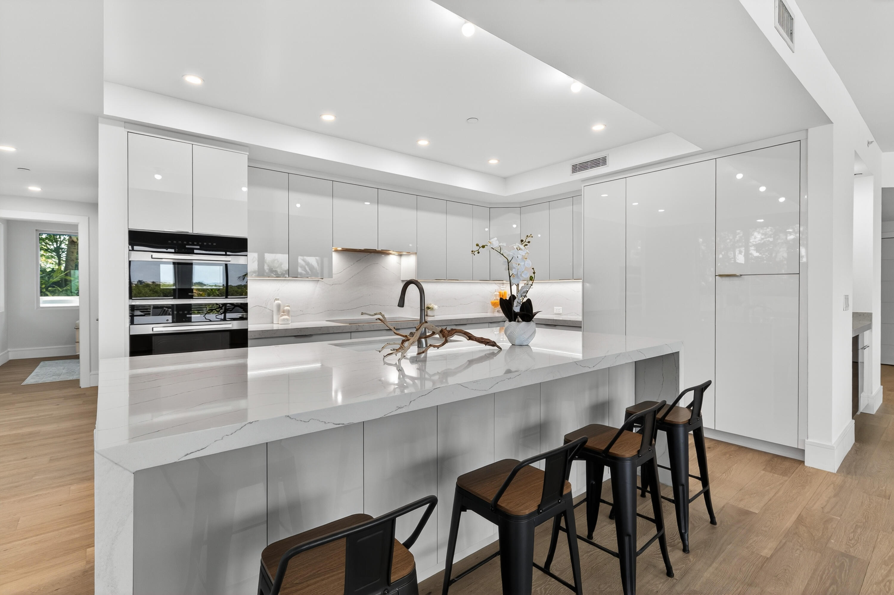 1 S Coastal Way 201 Property Photo 4