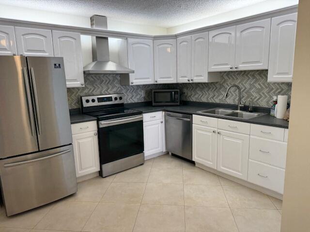 9256 Sabal Ridge Circle D Property Photo 1