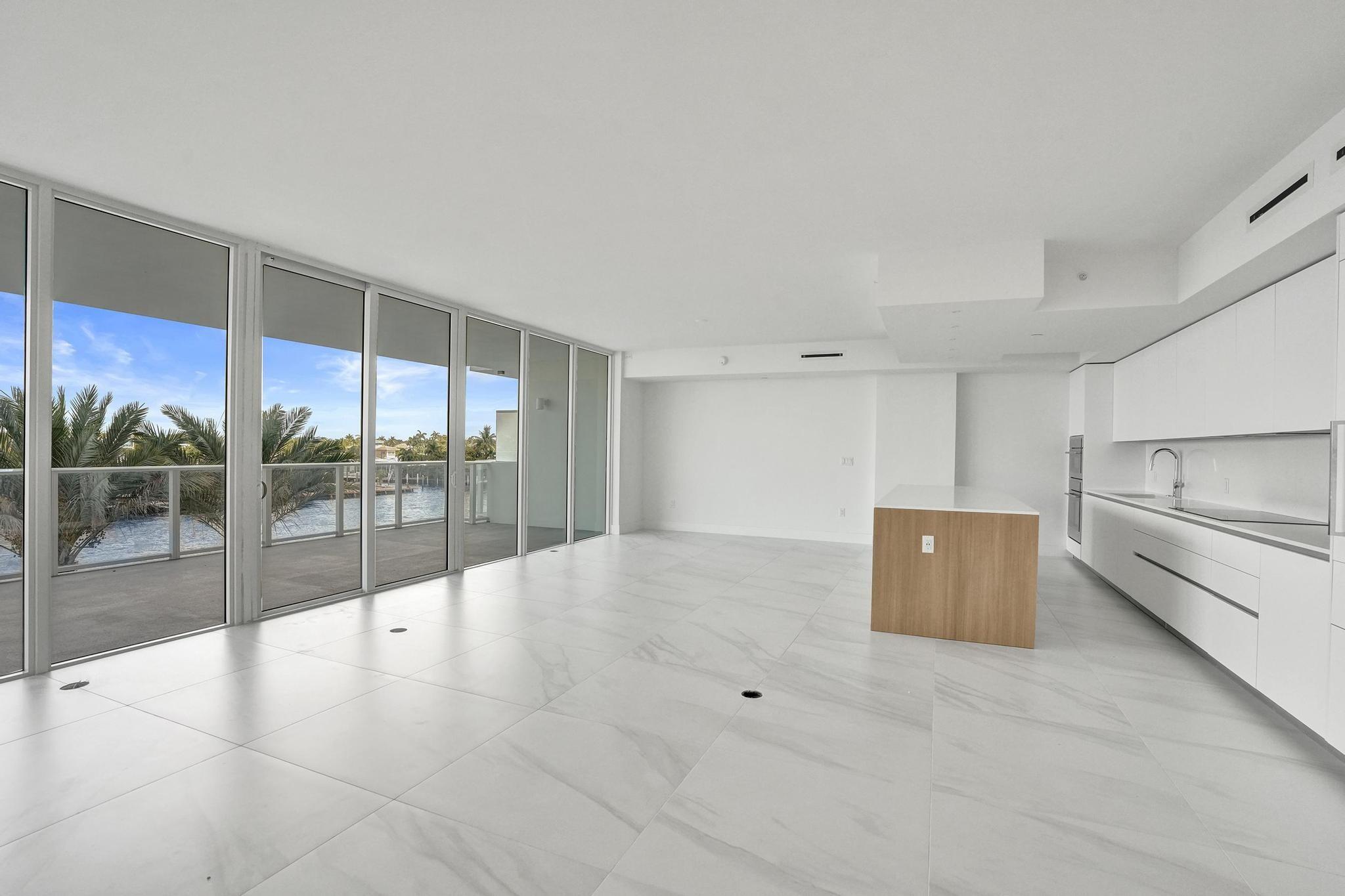 407 N Riverside Drive 303 Property Photo 6