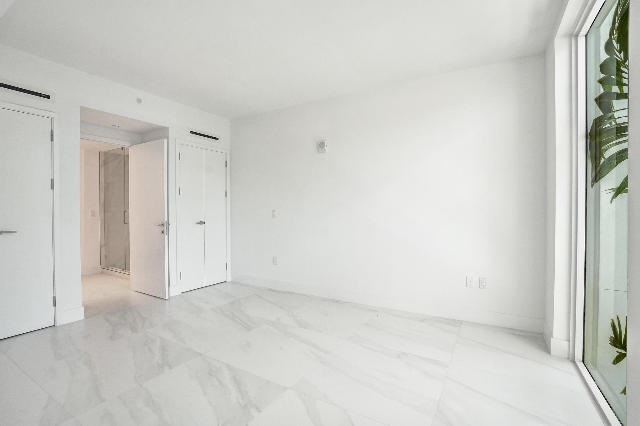 407 N Riverside Drive 303 Property Photo 26