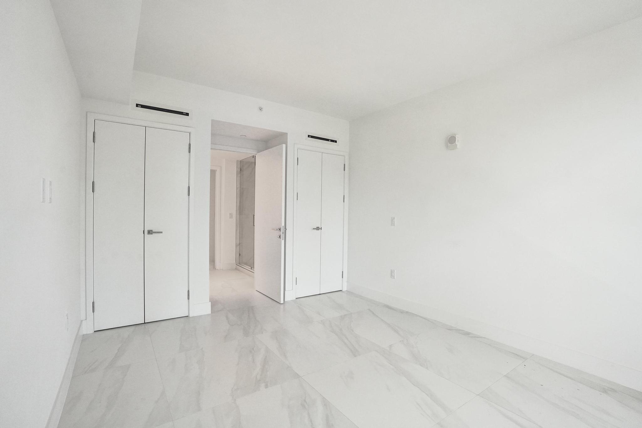 407 N Riverside Drive 303 Property Photo 27