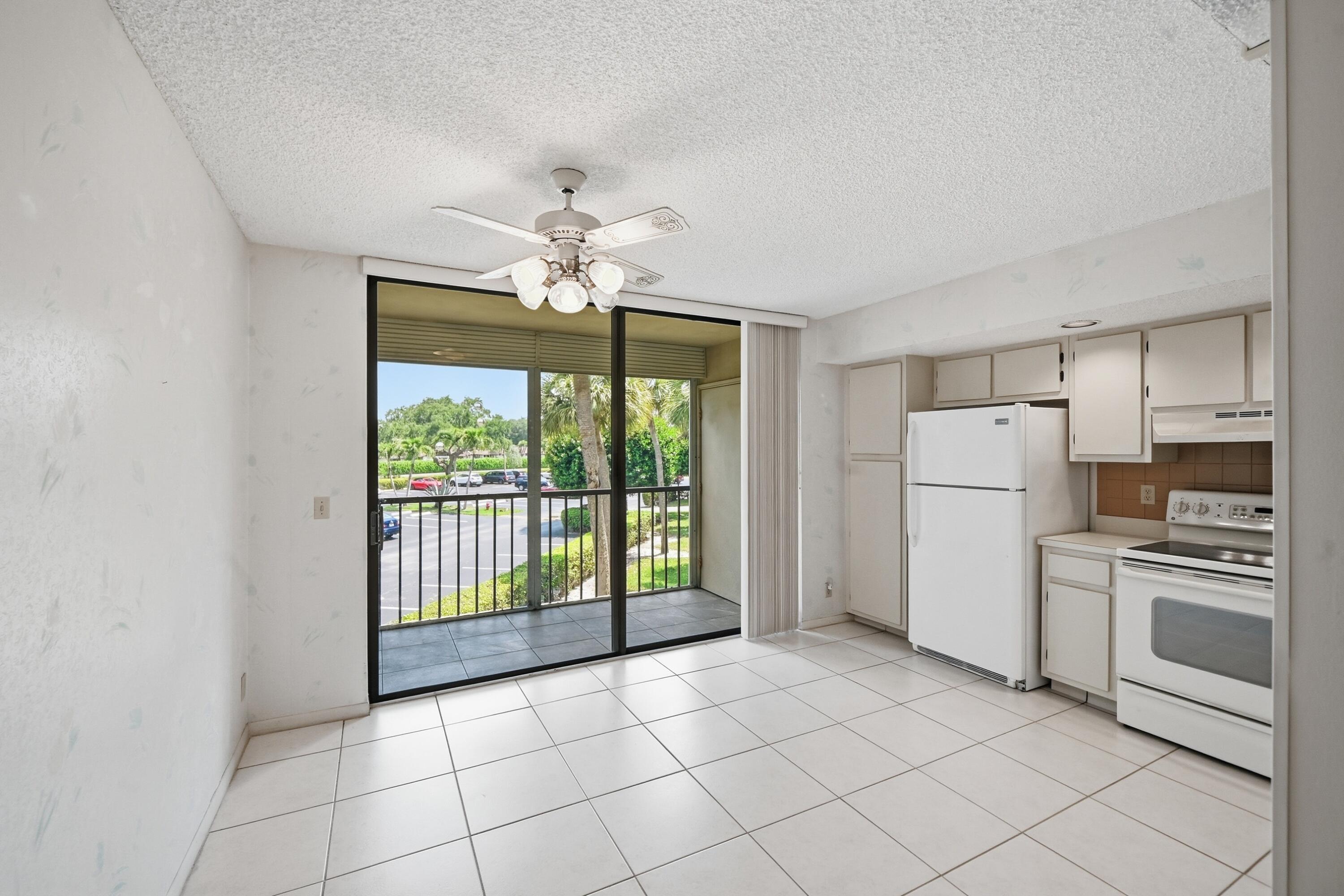 5370 Las Verdes Circle 219 Property Photo 5