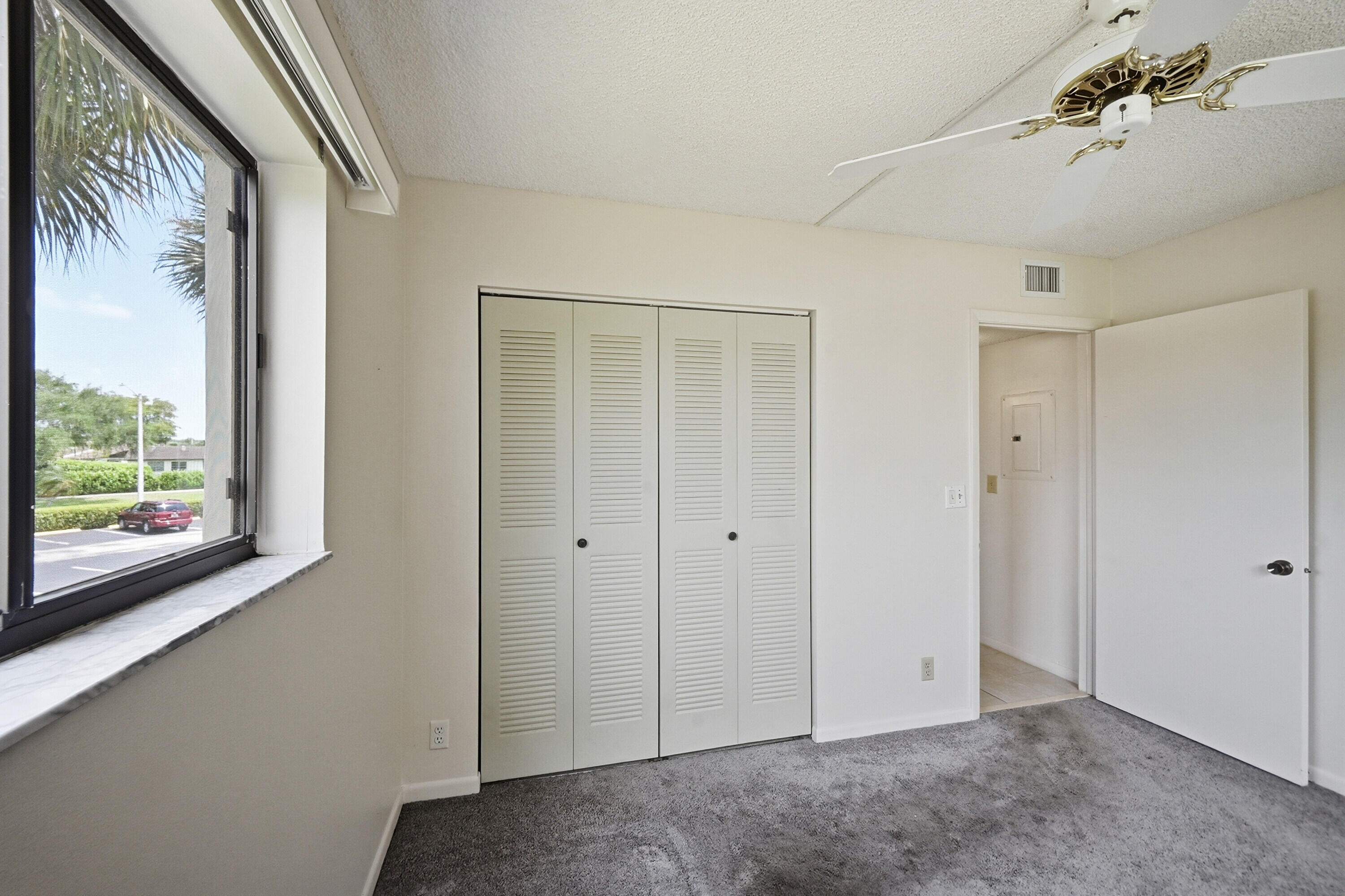 5370 Las Verdes Circle 219 Property Photo 15